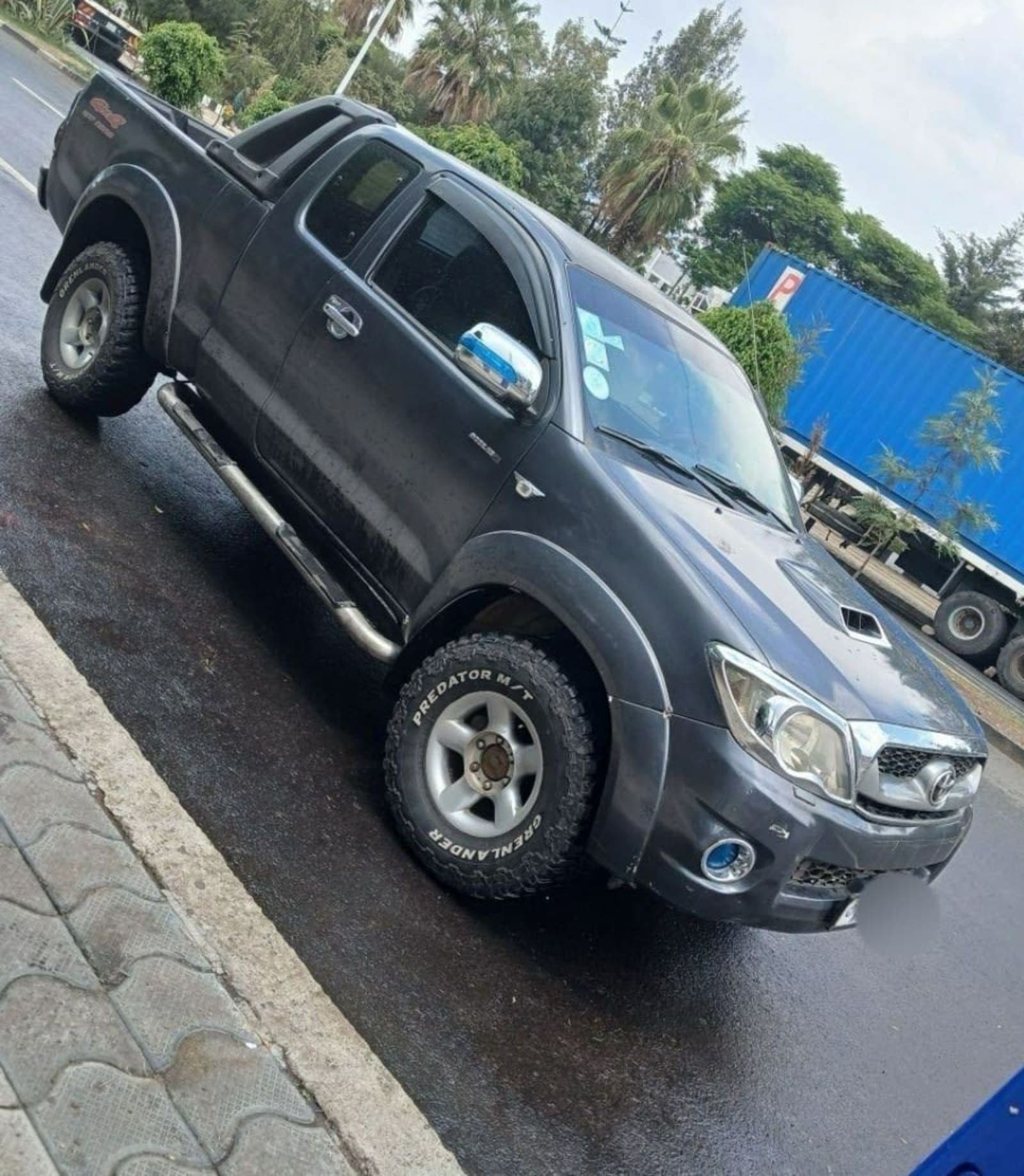 2011 Toyota Hillux — photo 3