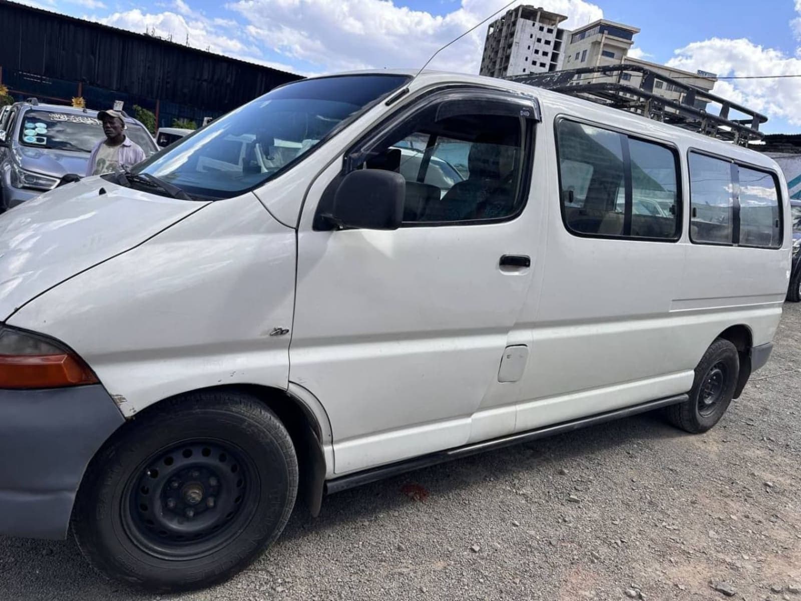 2003 Toyota Dolphin D4D