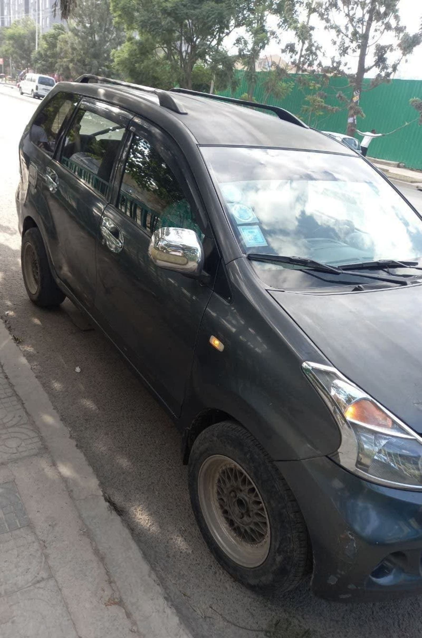 2012 Toyota Avanza — photo 4