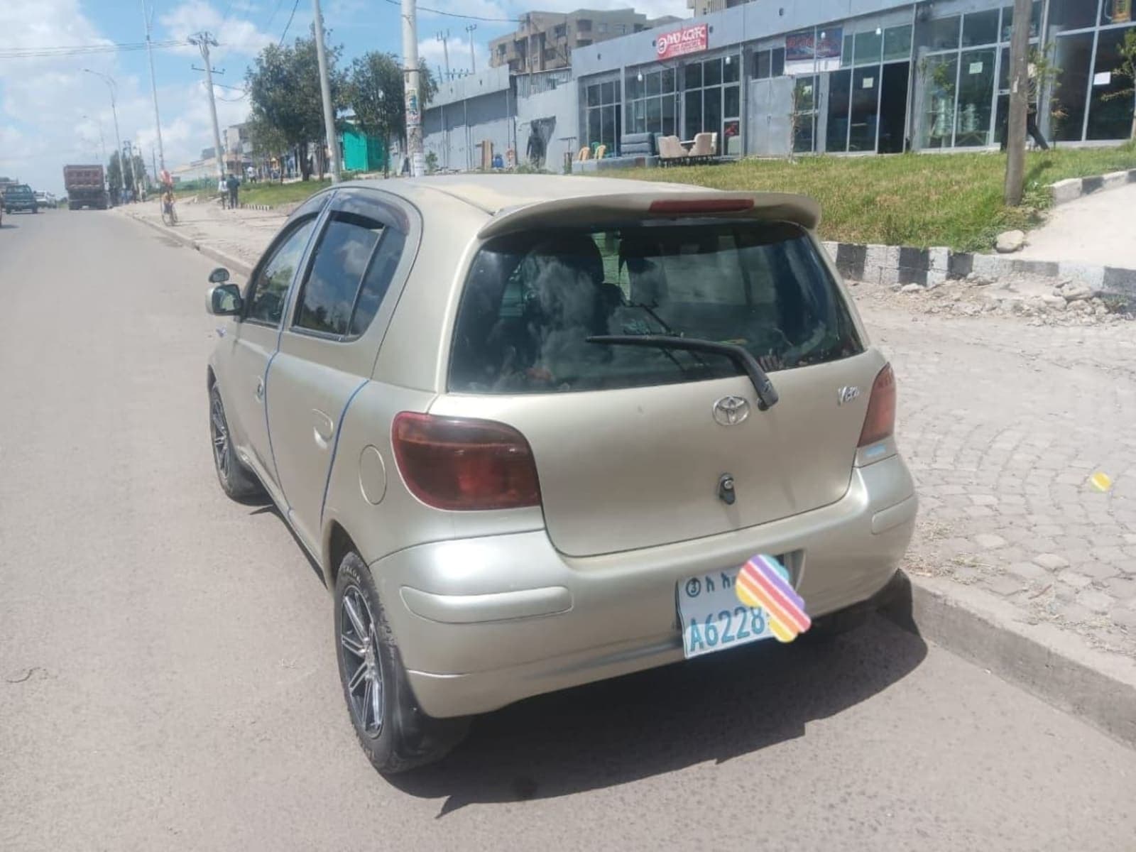2003 Toyota Vitz — photo 2