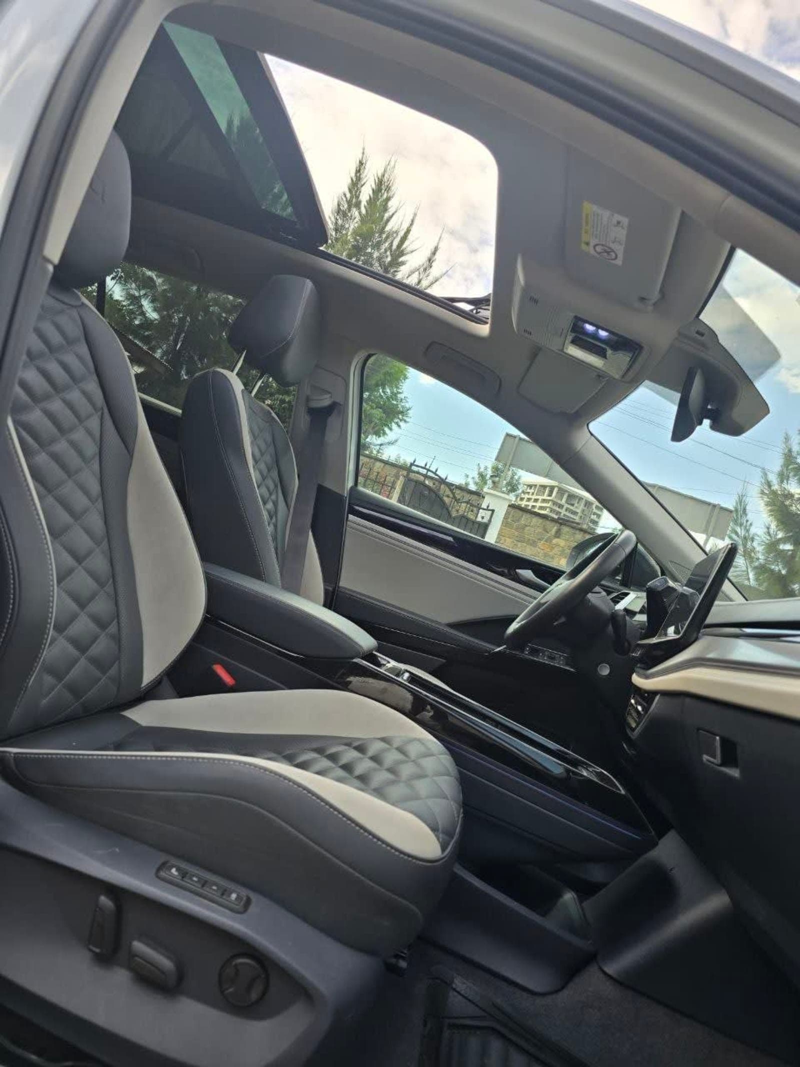 2024 Volkswagen ID.6 Crozz Pro — photo 2