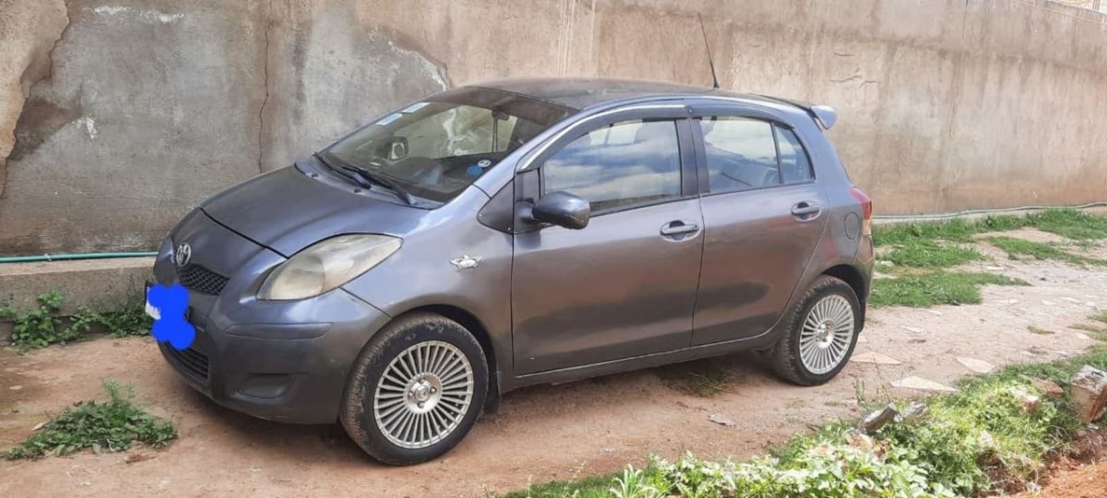2010 Toyota Yaris Compact — photo 6