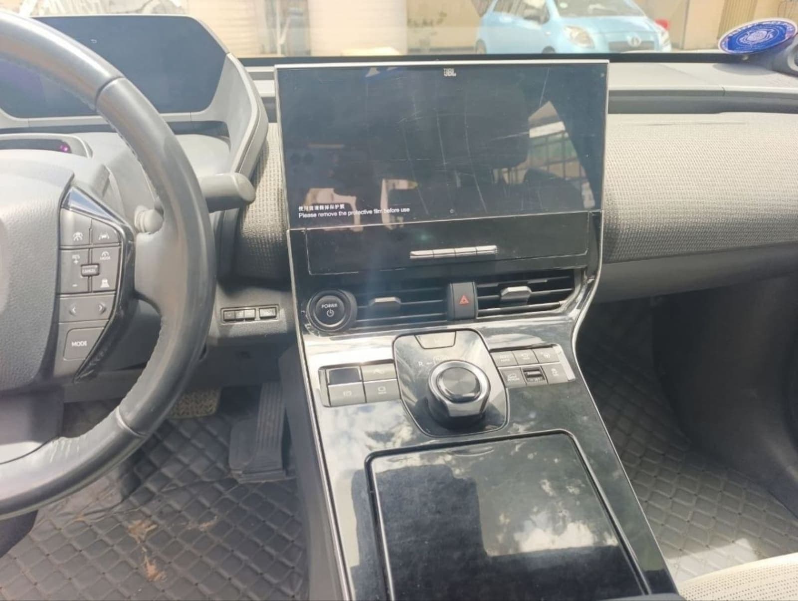 2024 Toyota BZ4X 4WD Ultra — photo 4