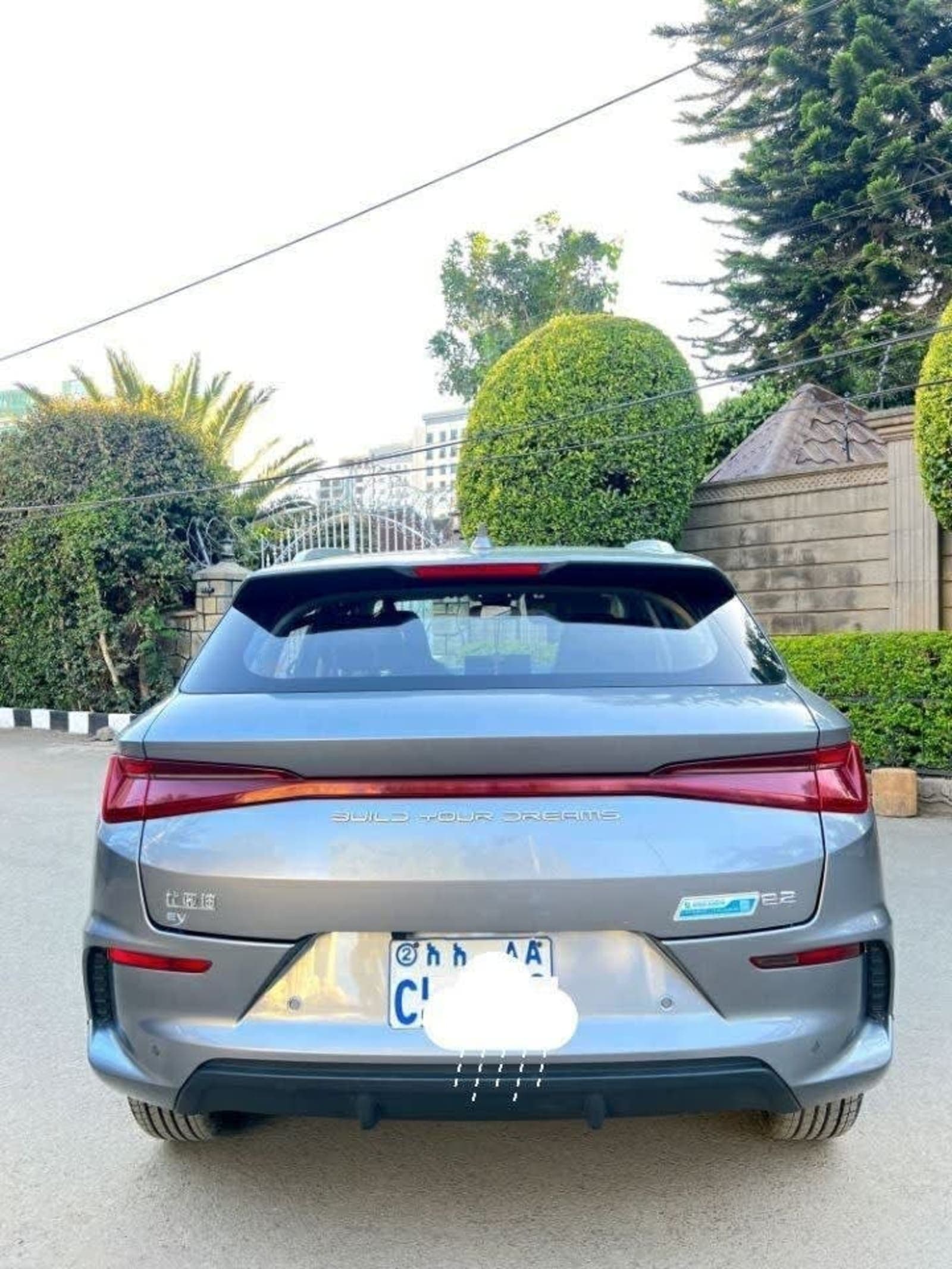 2025 BYD E2 — photo 2