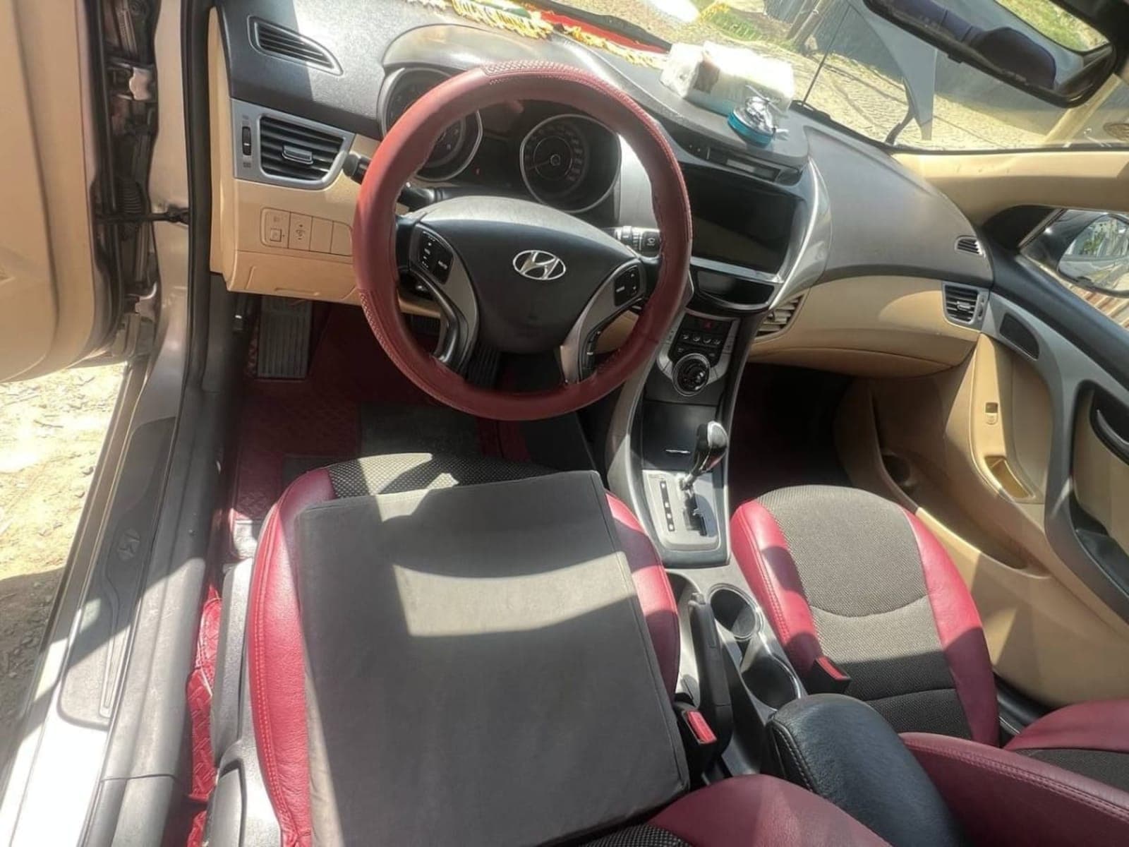 2012 Hyundai Elentra