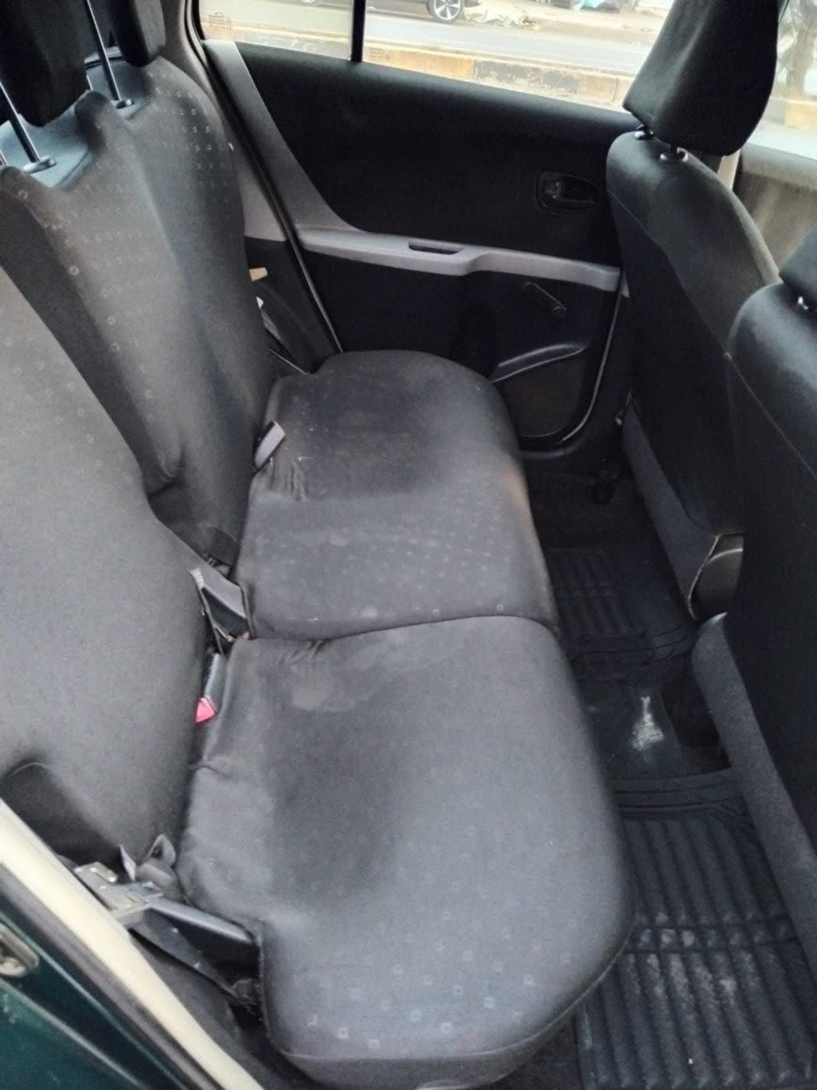 2007 Toyota Yaris compact — photo 3