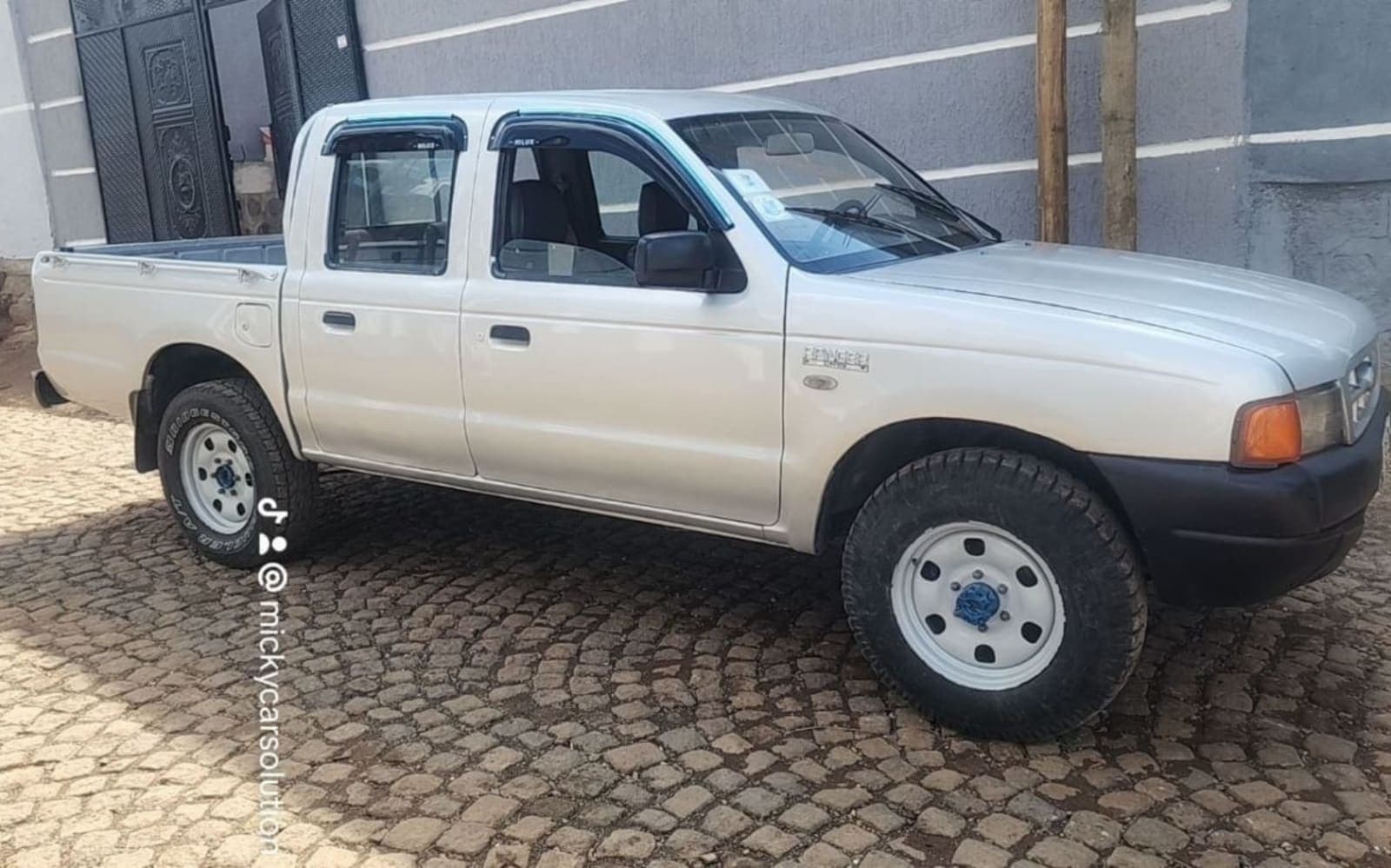 2002 Ford Double Cabin Pickup — photo 4