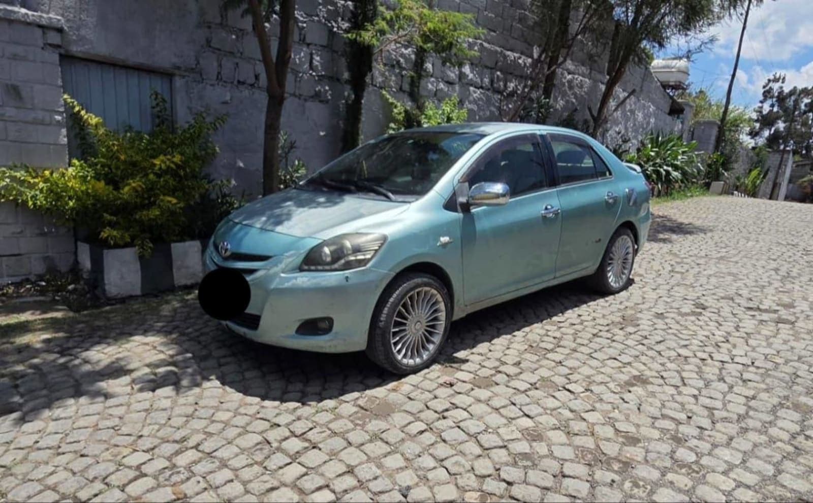 2009 Toyota Yaris Belta — photo 3