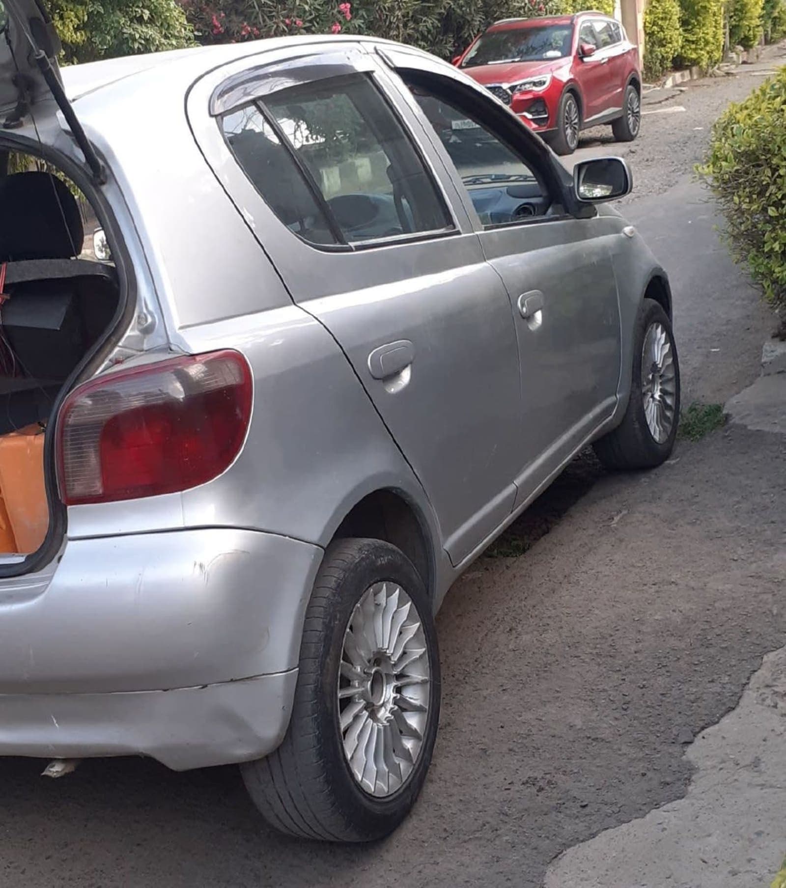 2001 toyota vitz — photo 5