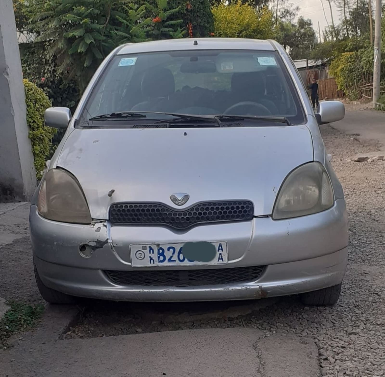 2001 toyota vitz — photo 6