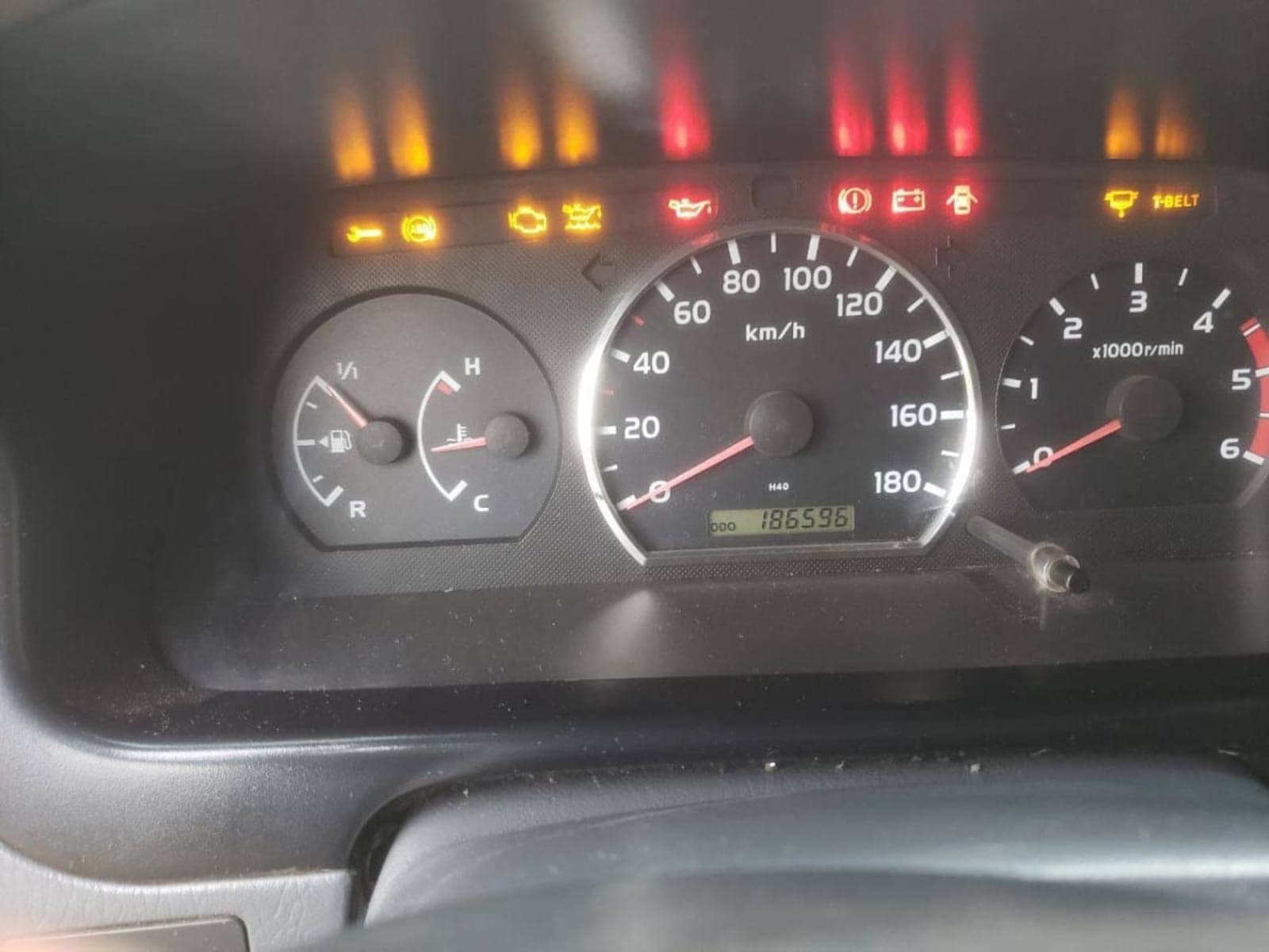 2010 Toyota Hiace D4D Van — photo 3