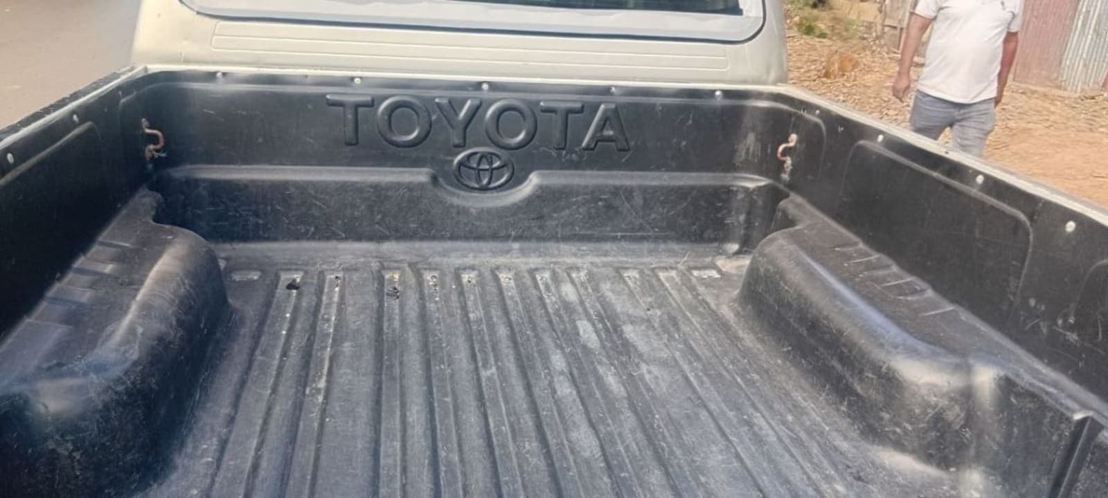 2007 TOYOTA HILUX king-cab — photo 3
