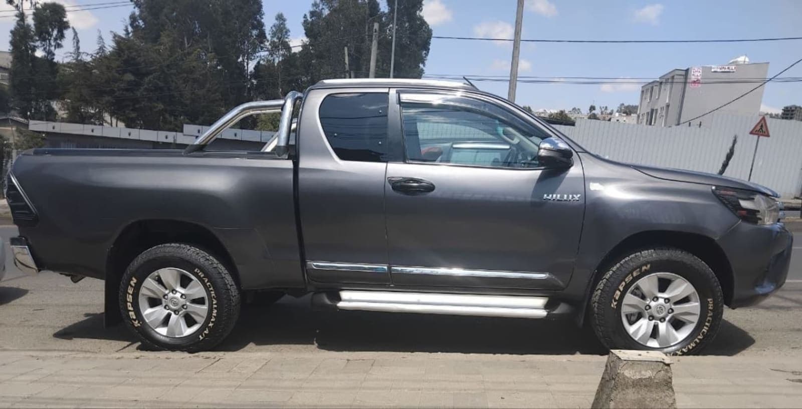 2017 Toyota Hilux Kin Cab — photo 4