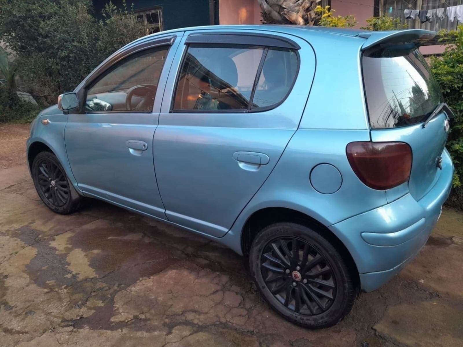 2002 Toyota Vitz — photo 4