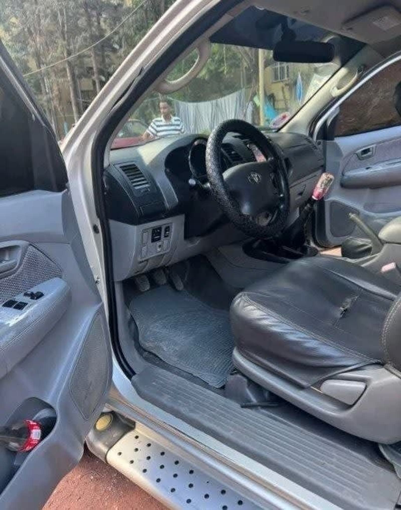 2010 TOYOTA HILUX king-cab — photo 2