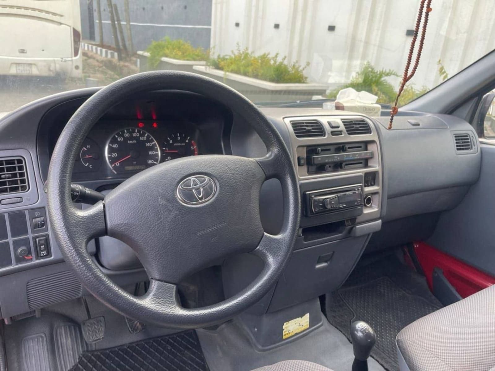 2010 Toyota Hiace Dolphin