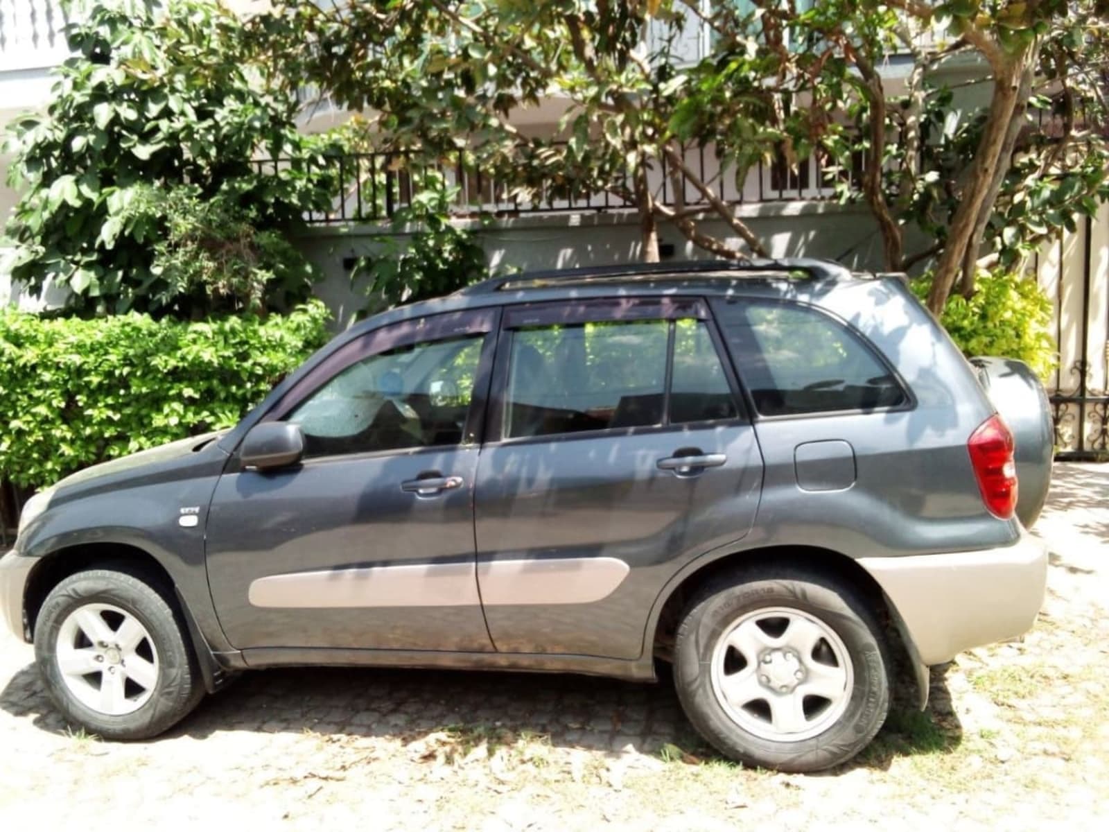 2005 Toyota Rav4 โ photo 2