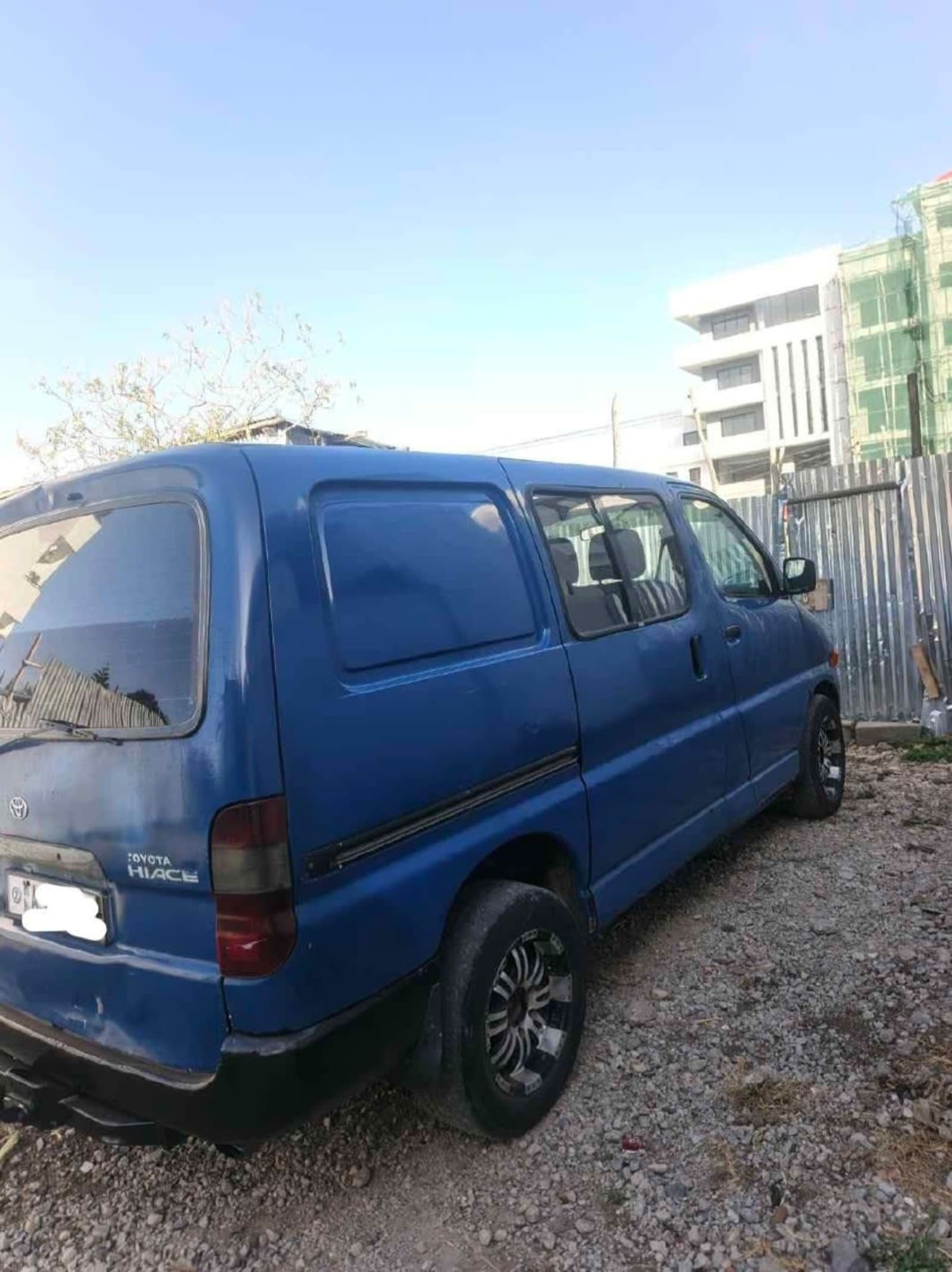 1999 Toyota 2L Van — photo 6