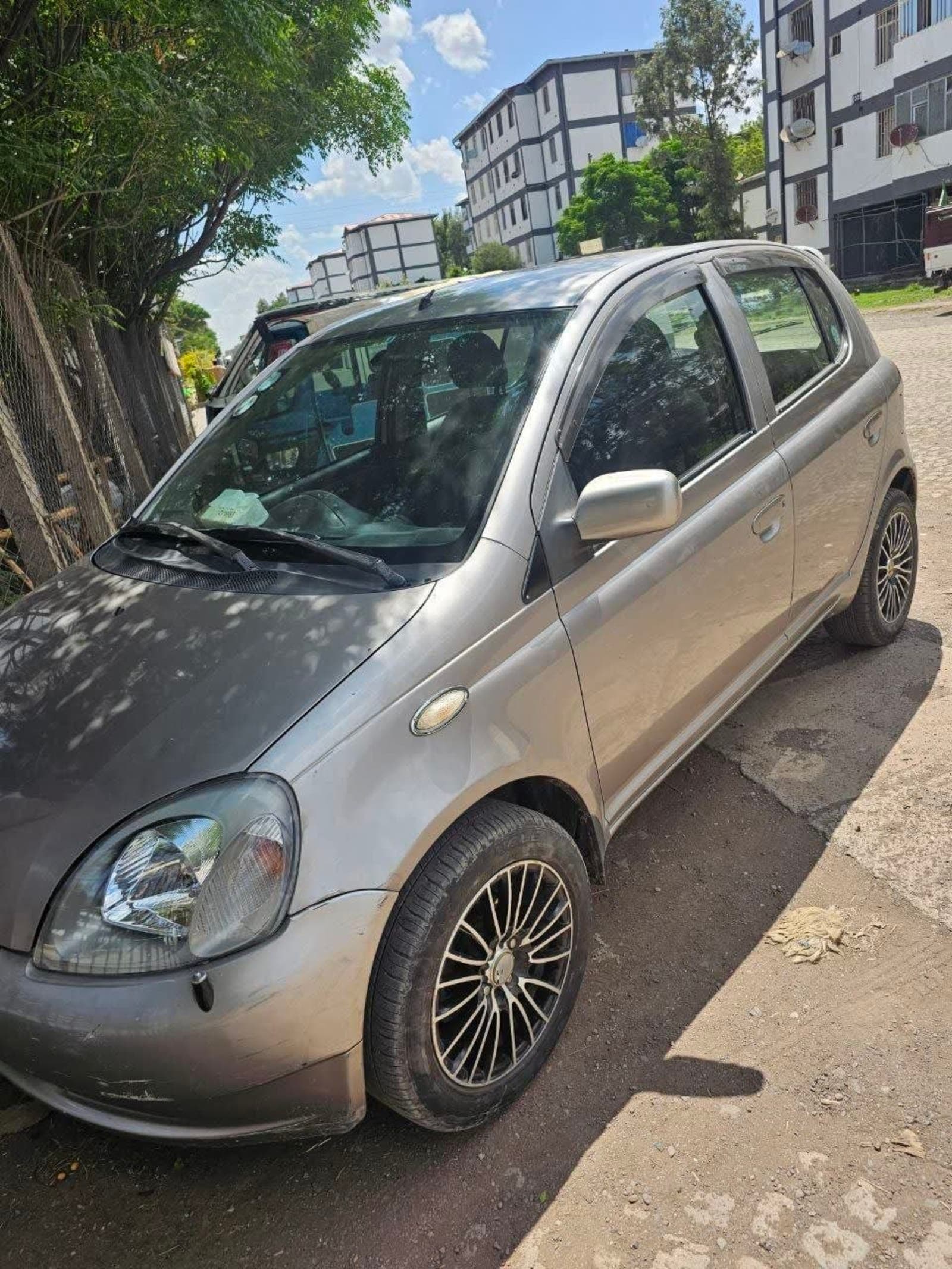 2001 Toyota Vitz — photo 6