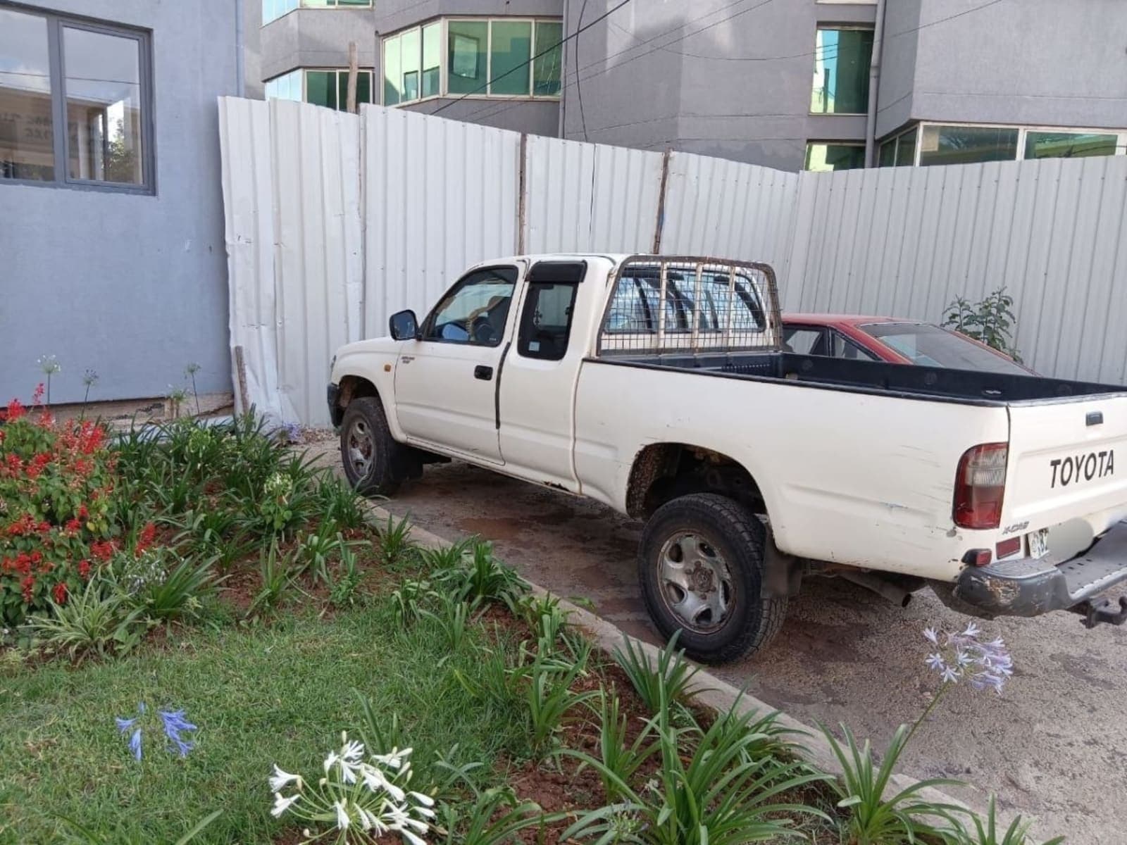 2000 Toyota Pickup — photo 2