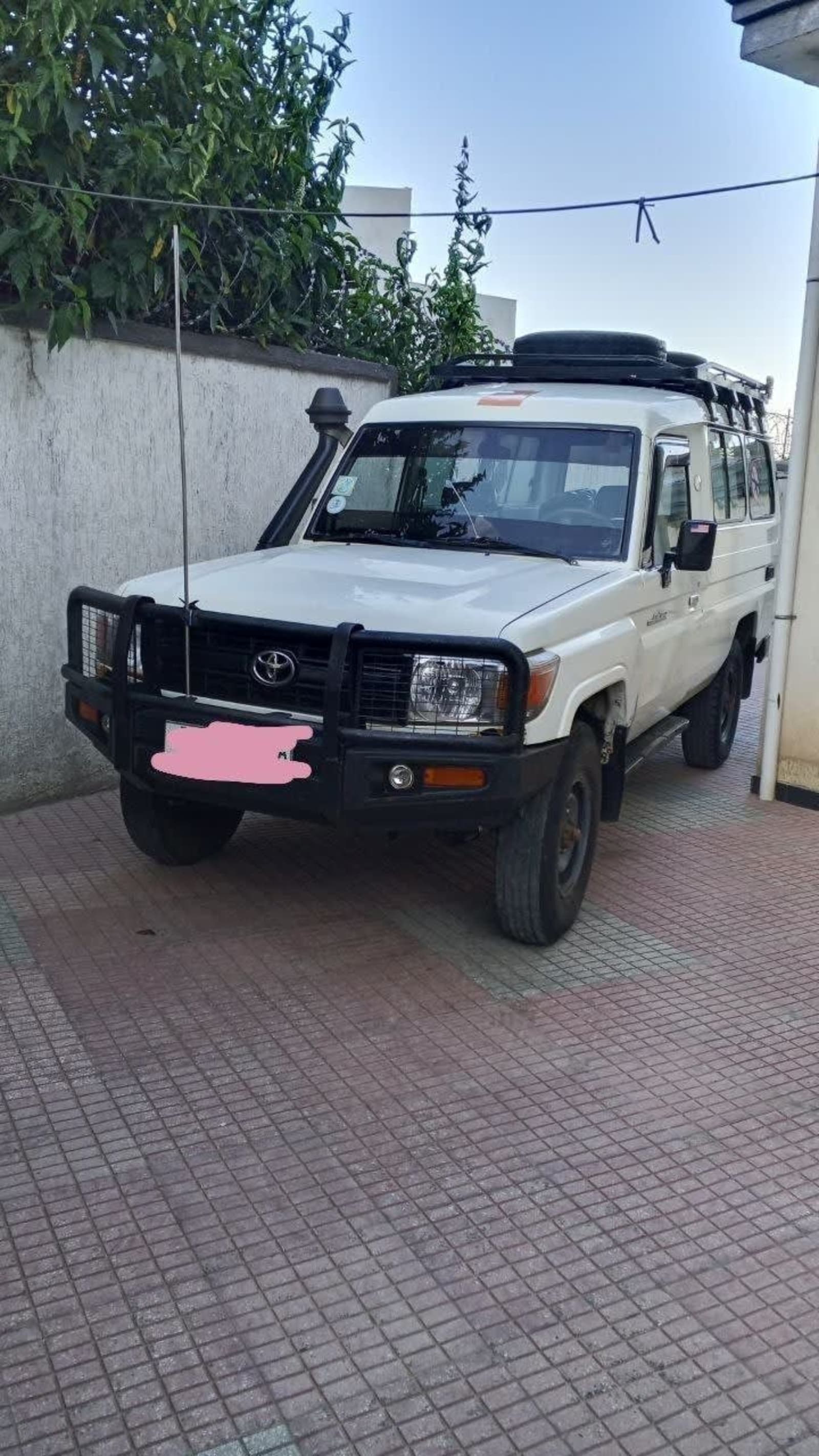 2009 Toyota Landcruiser โ photo 1