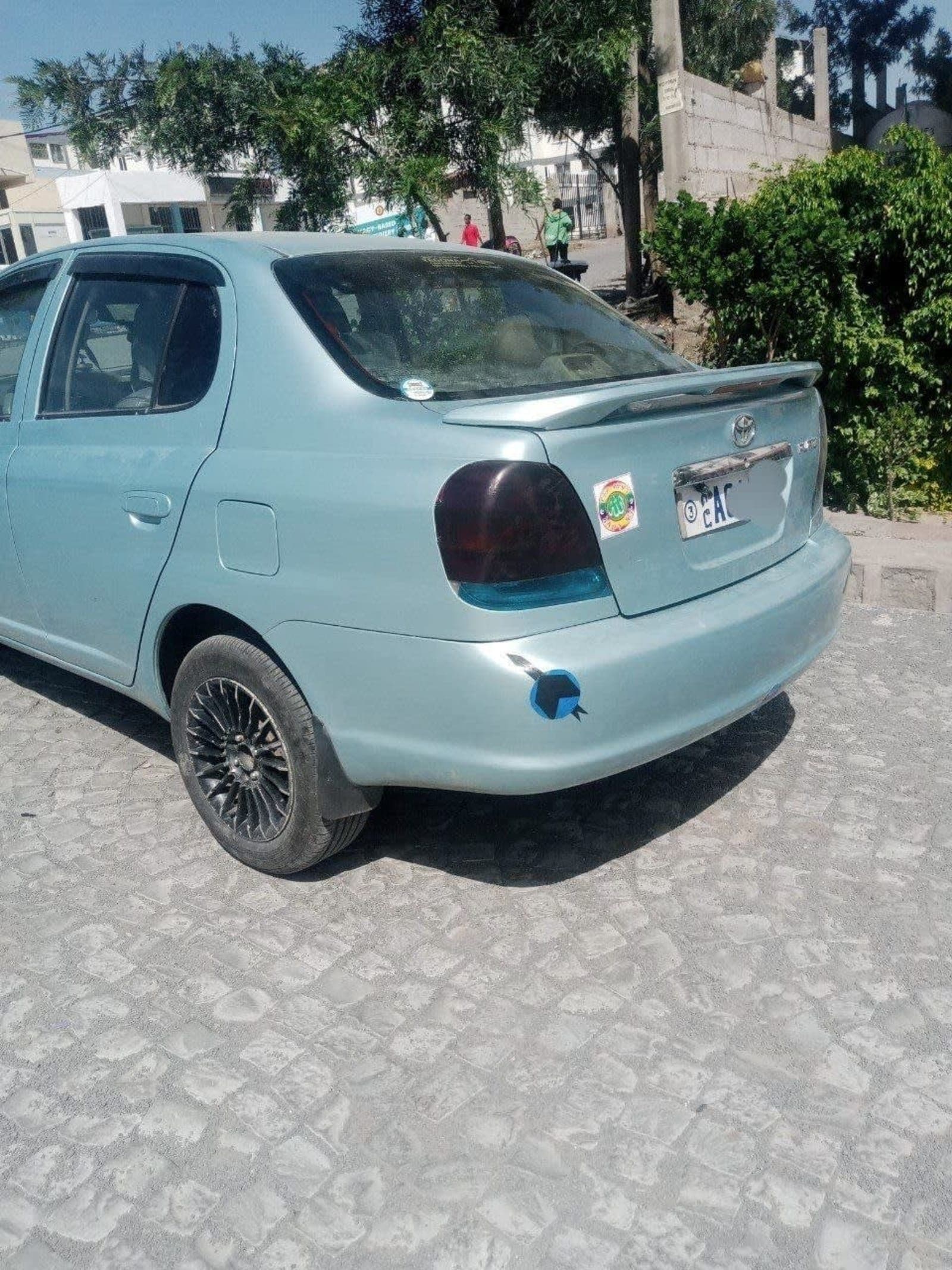 2005 Toyota Platz — photo 3