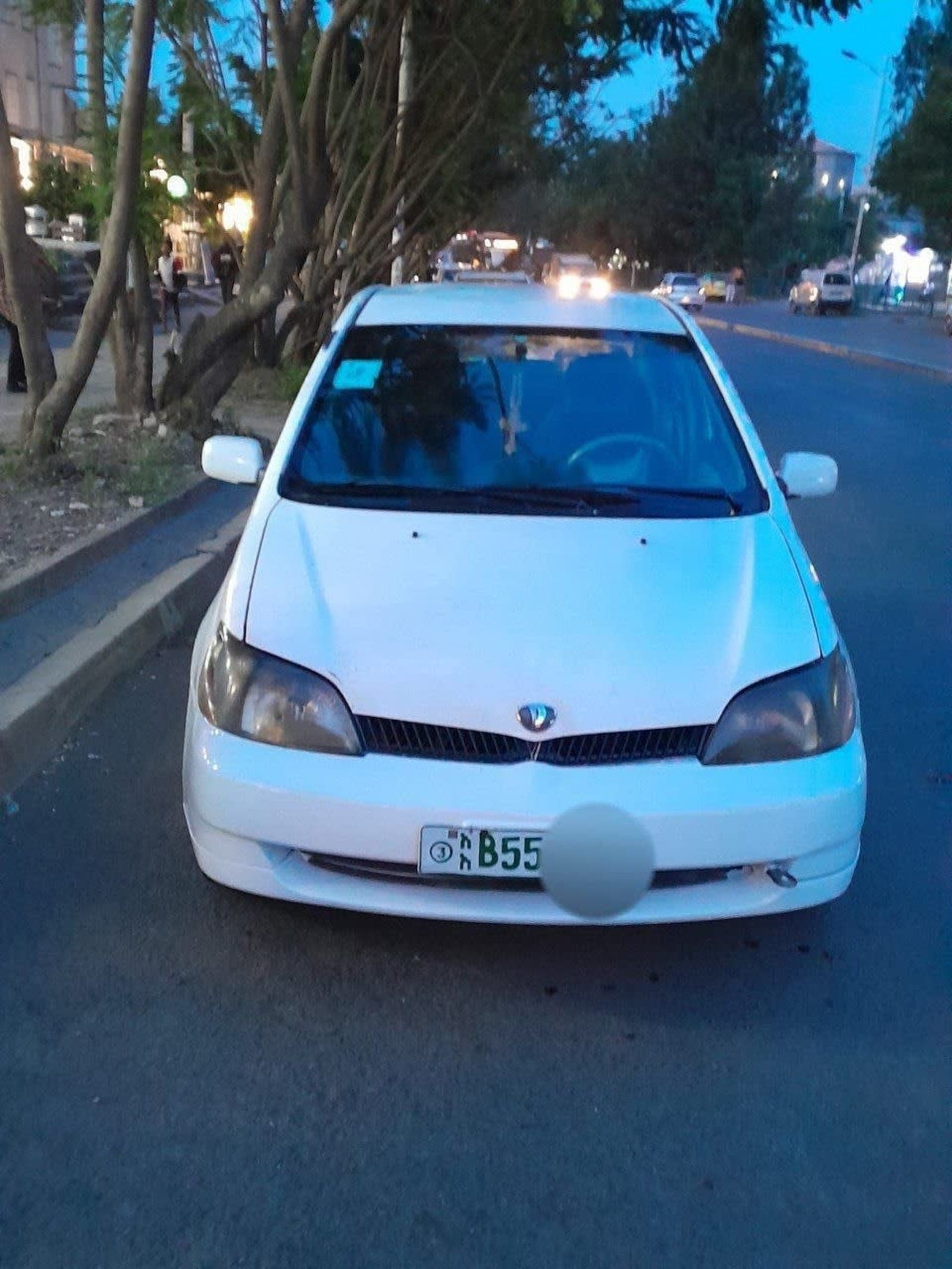 2001 Toyota Platz — photo 7