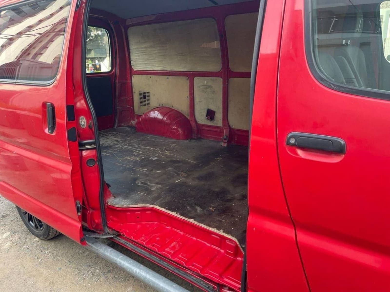 2010 Toyota Hiace Dolphin — photo 3
