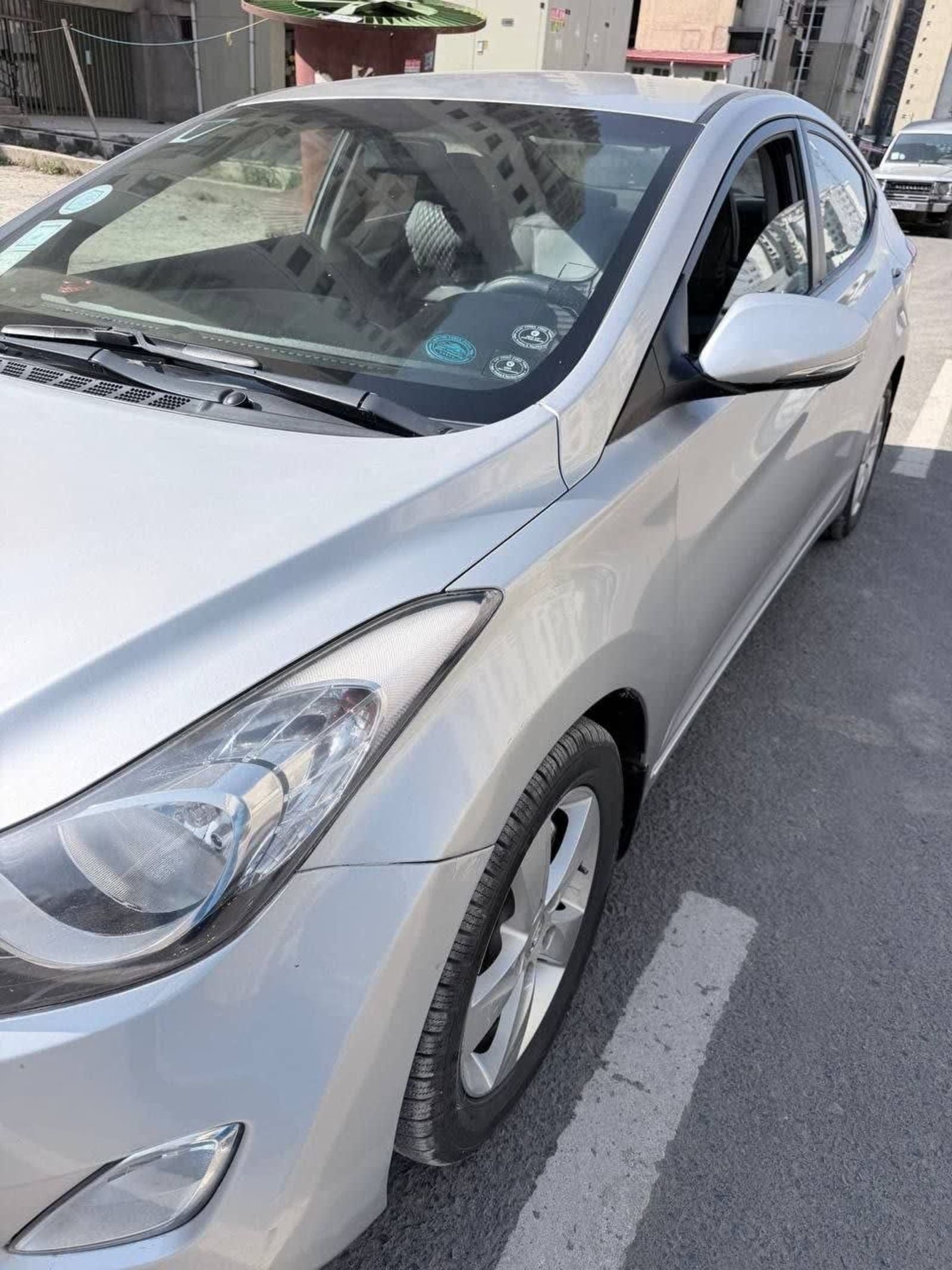 2012 Hyundai Elantra — photo 6