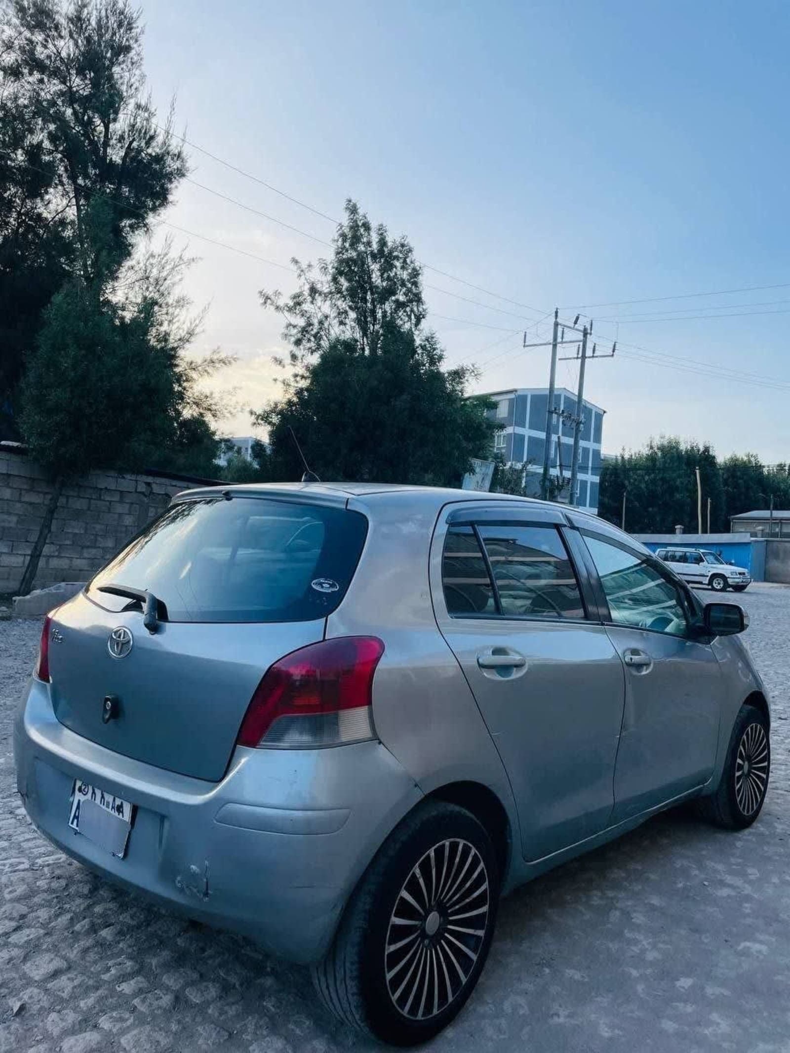 2010 Toyota Yaris — photo 4