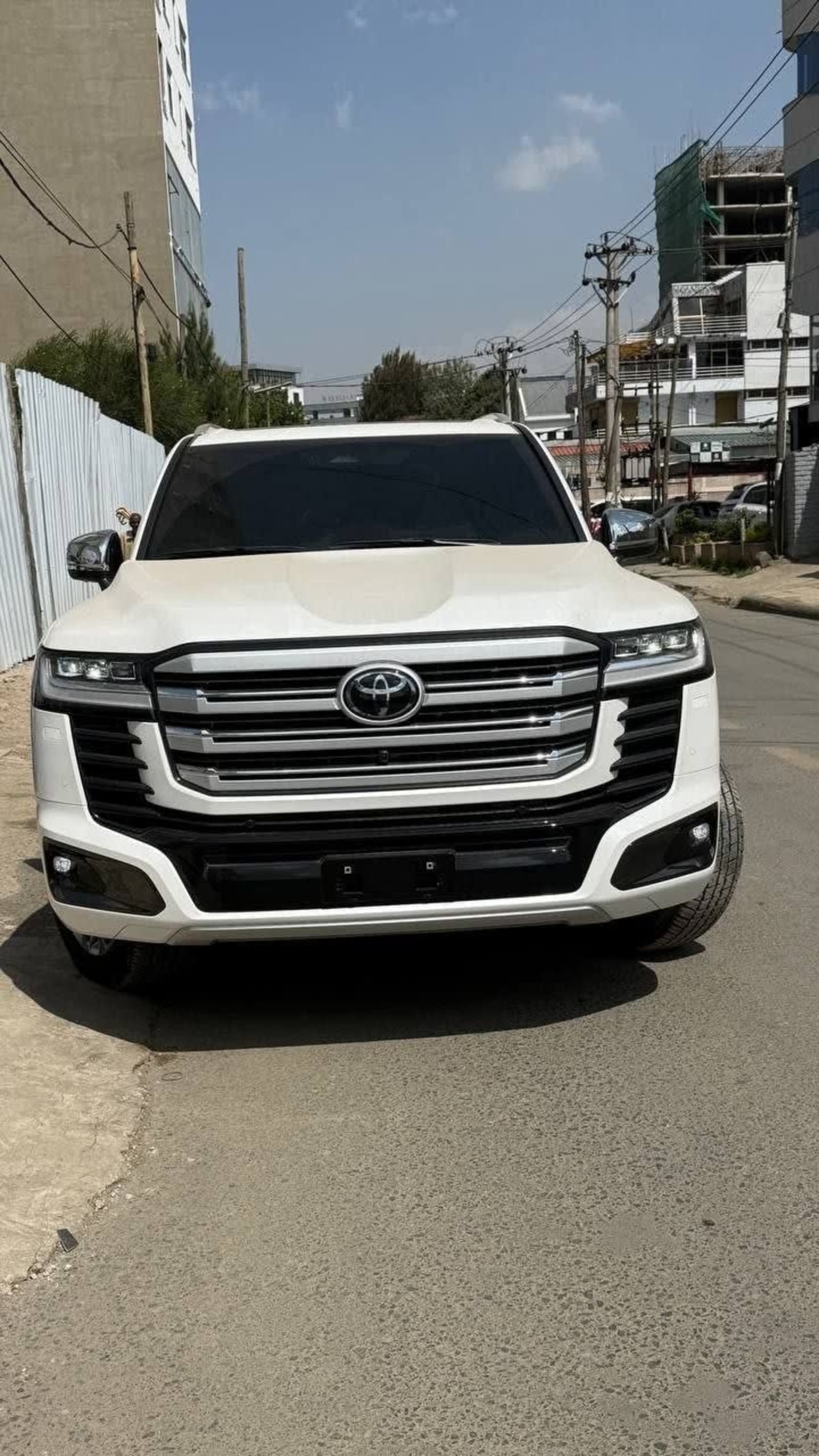 2026 Toyota Land Cruiser VXR — photo 4