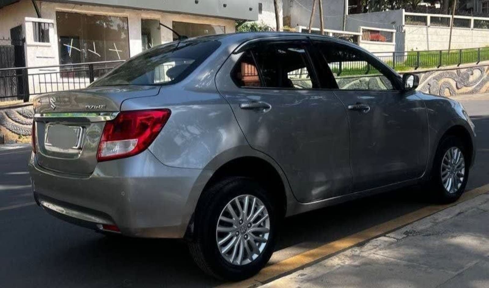 2022 Suzuki Dzire — photo 2