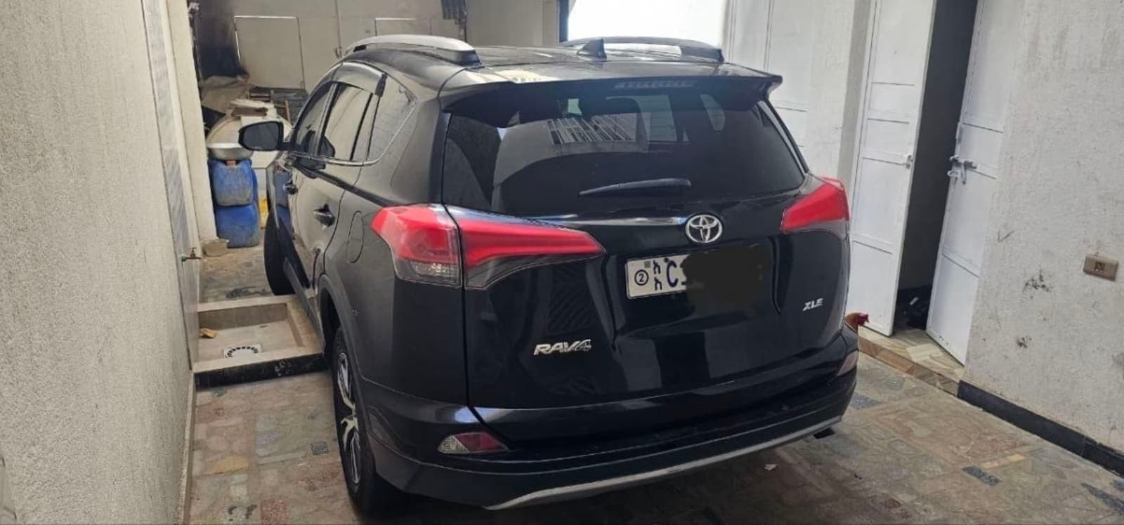 2018 Toyota Rav4 — photo 2