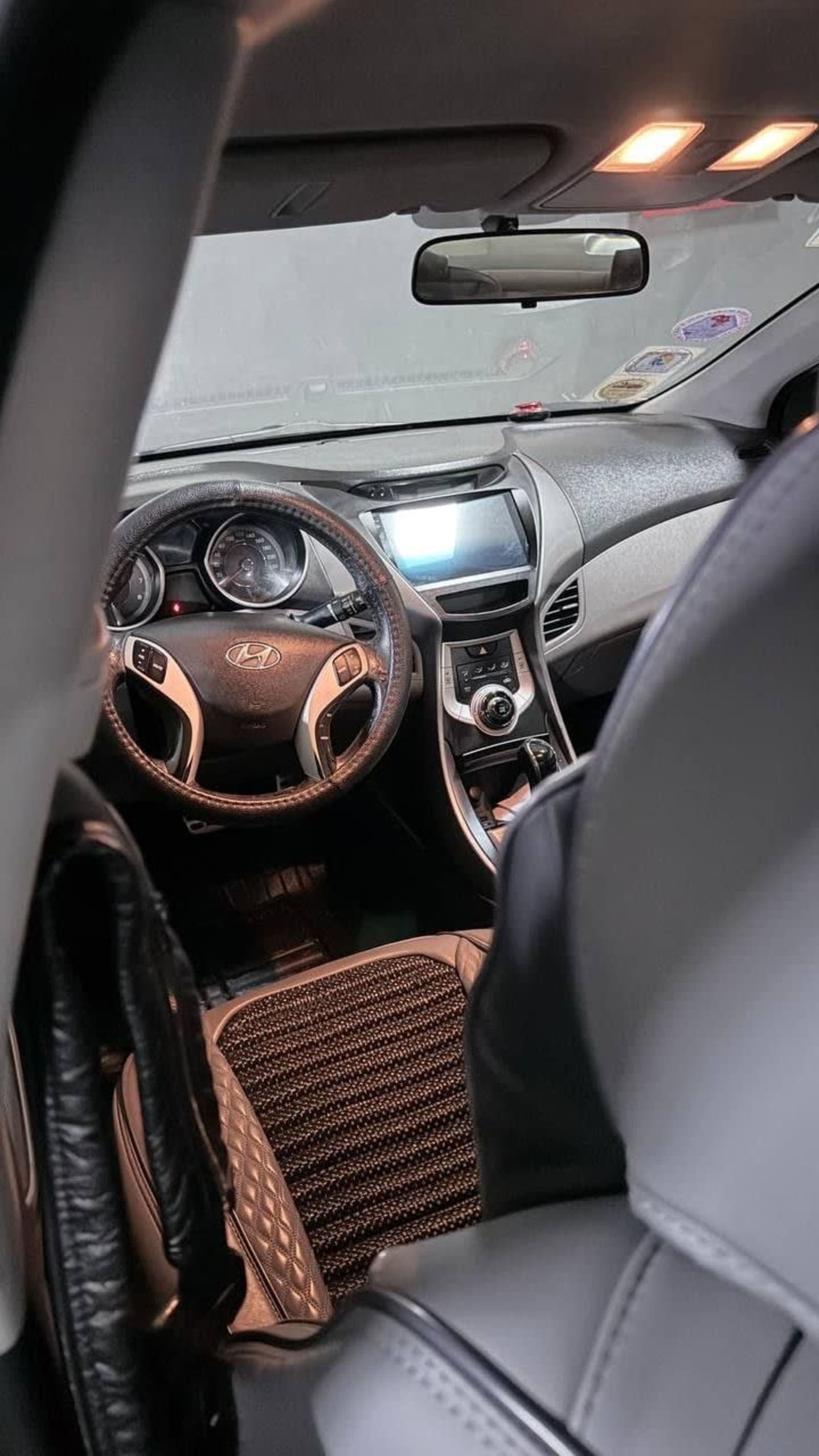 2012 Hyundai Elantra — photo 5
