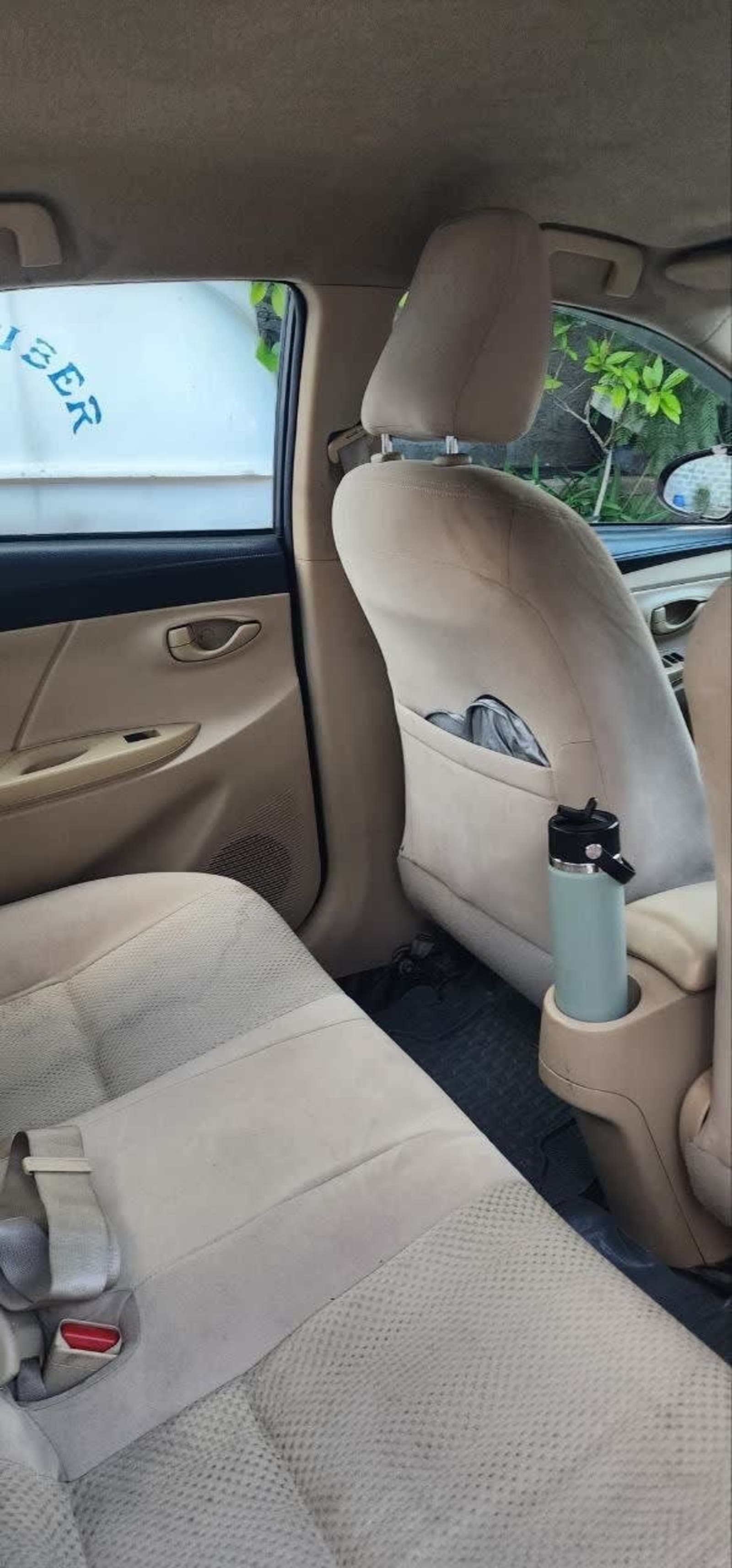 2015 Toyota Yaris Sedan — photo 2