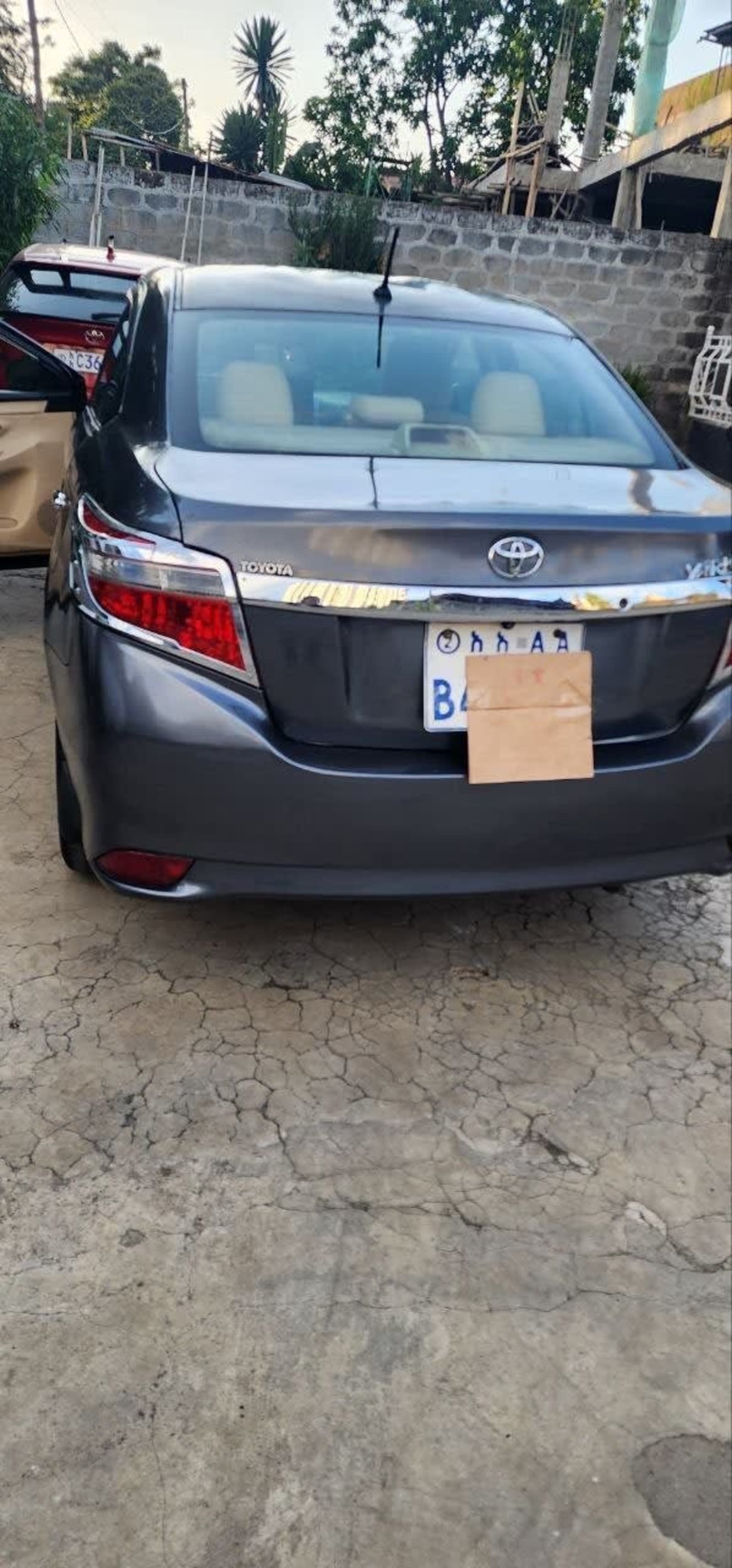 2015 Toyota Yaris Sedan — photo 4