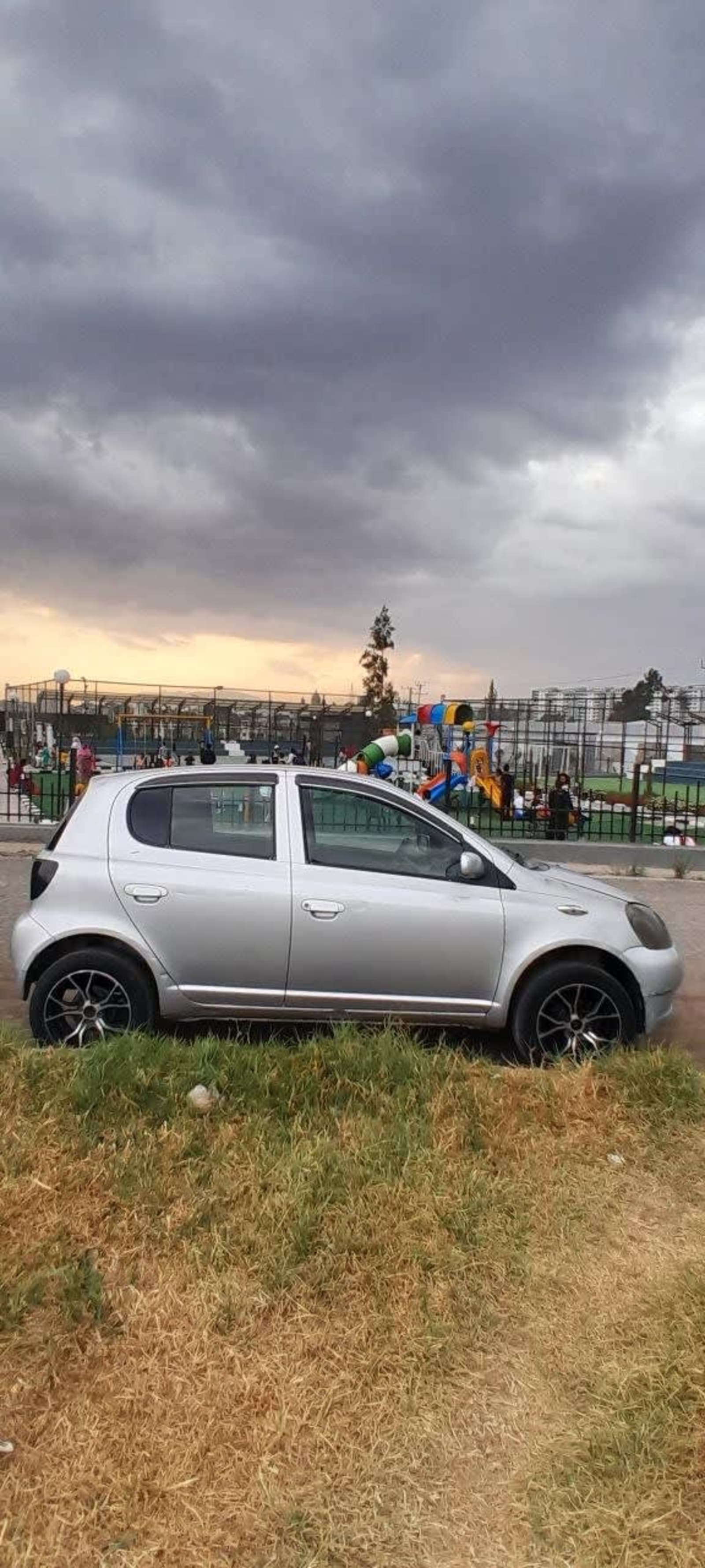 2001 Toyota Vitz — photo 5