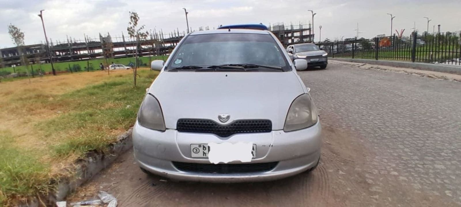 2001 Toyota Vitz — photo 8