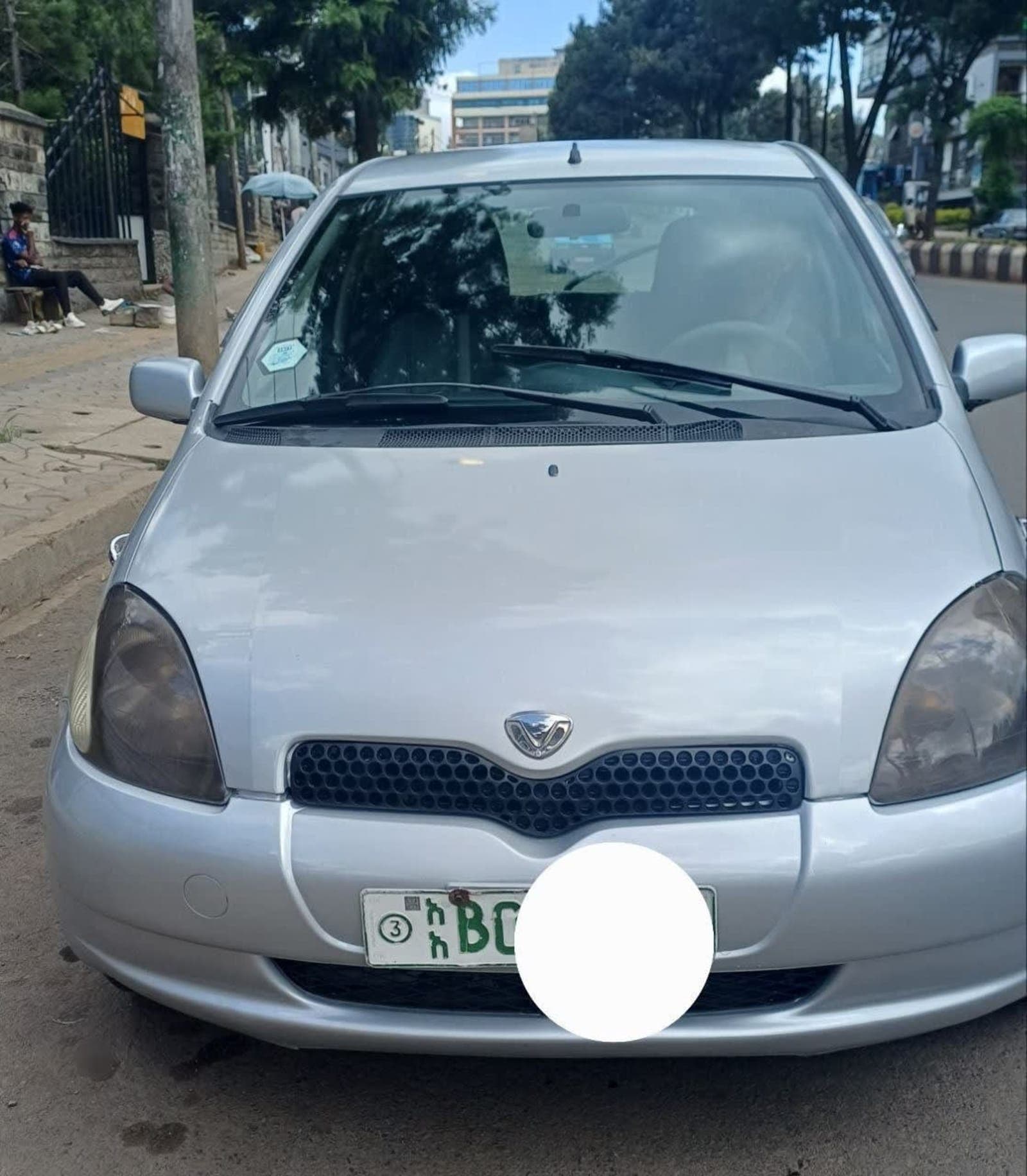 2001 Toyota Vitz — photo 2