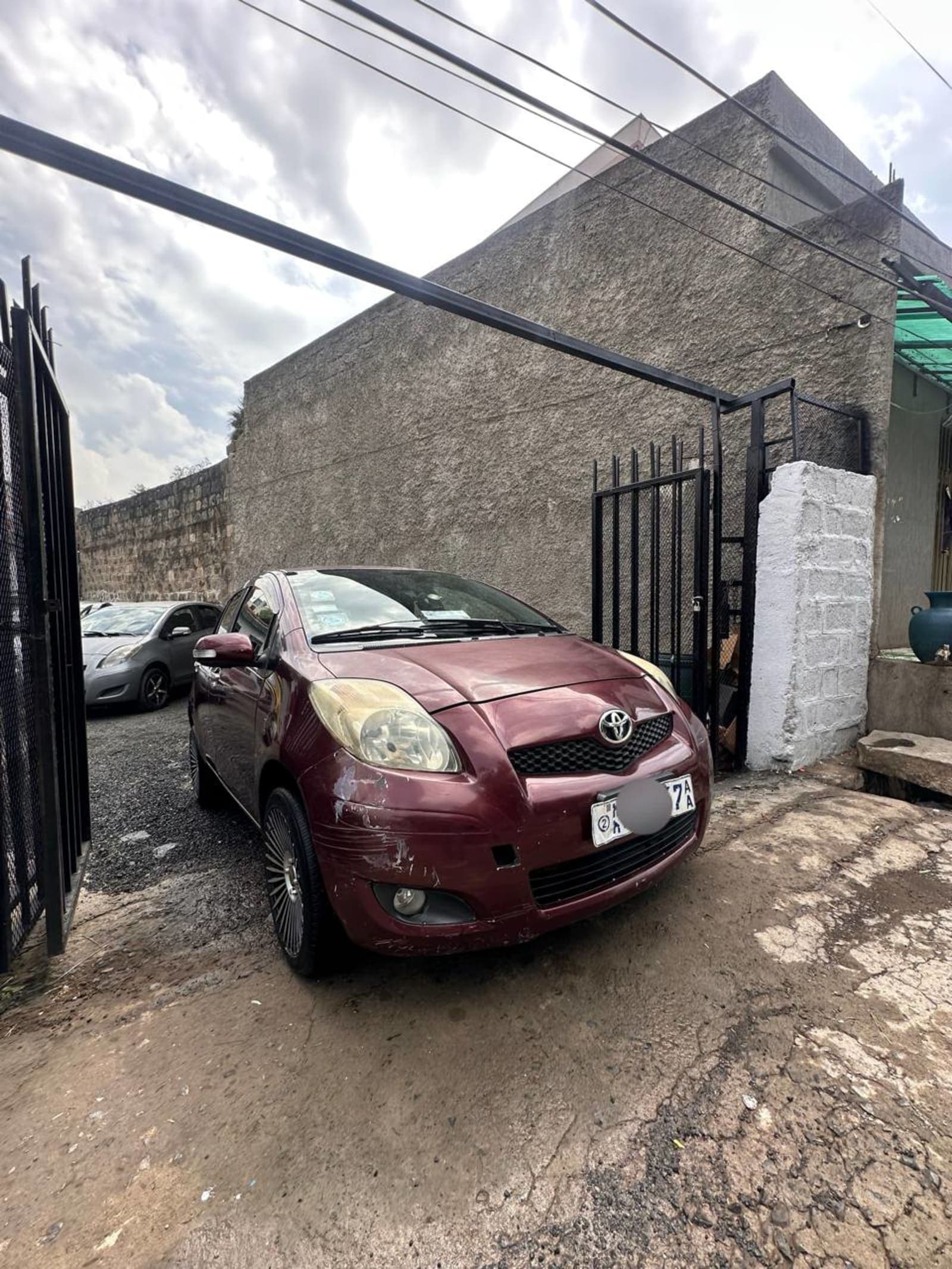 2010 Toyota Yaris Compact — photo 5