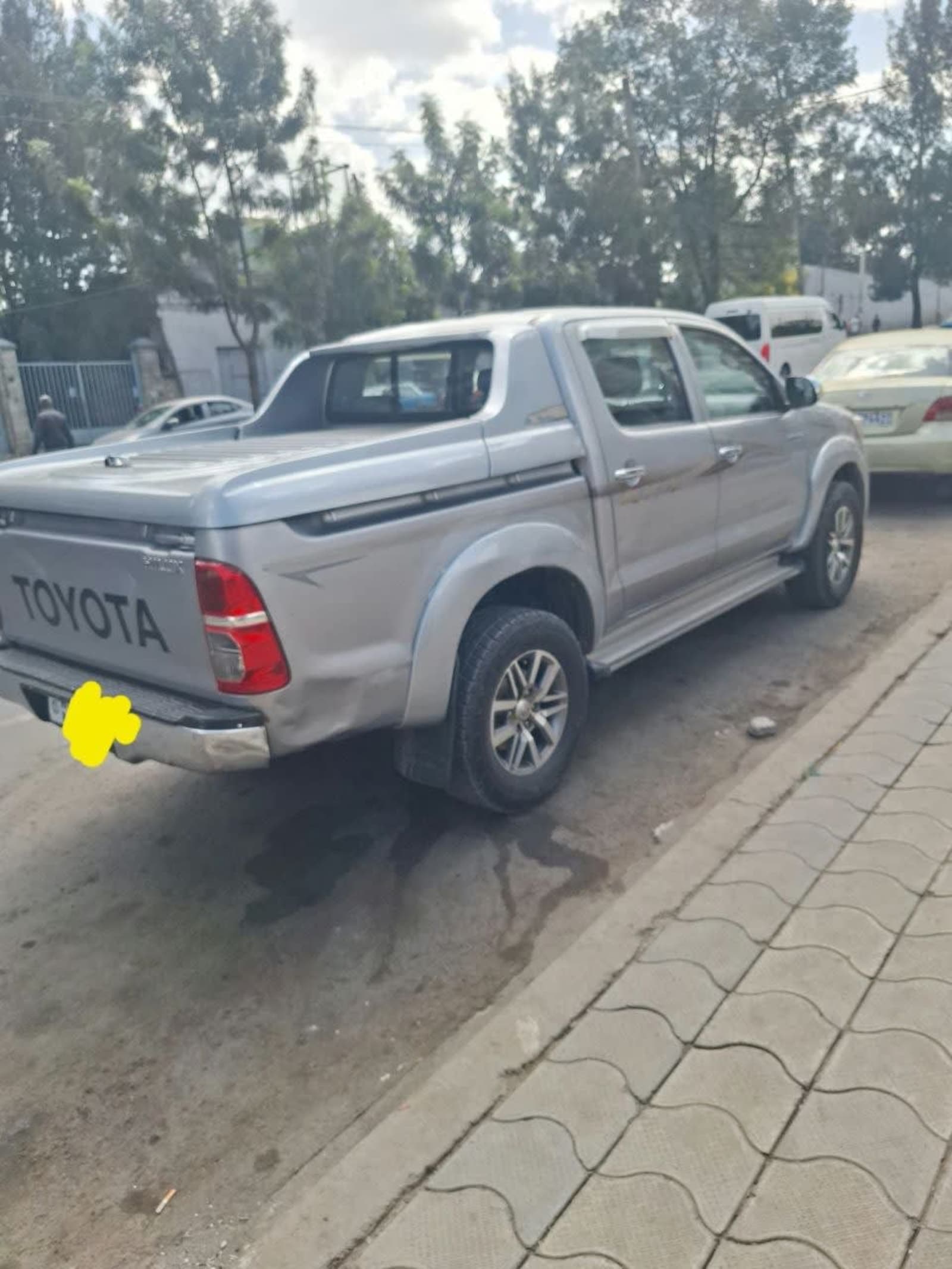 2015 Toyota Hilux — photo 3