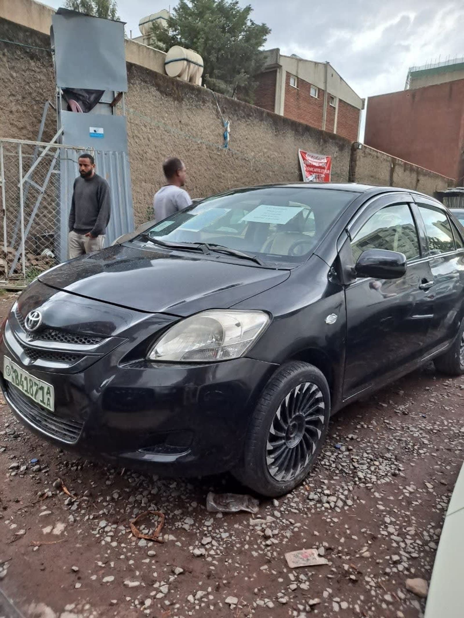 2007 Toyota Yaris Sedan โ photo 4