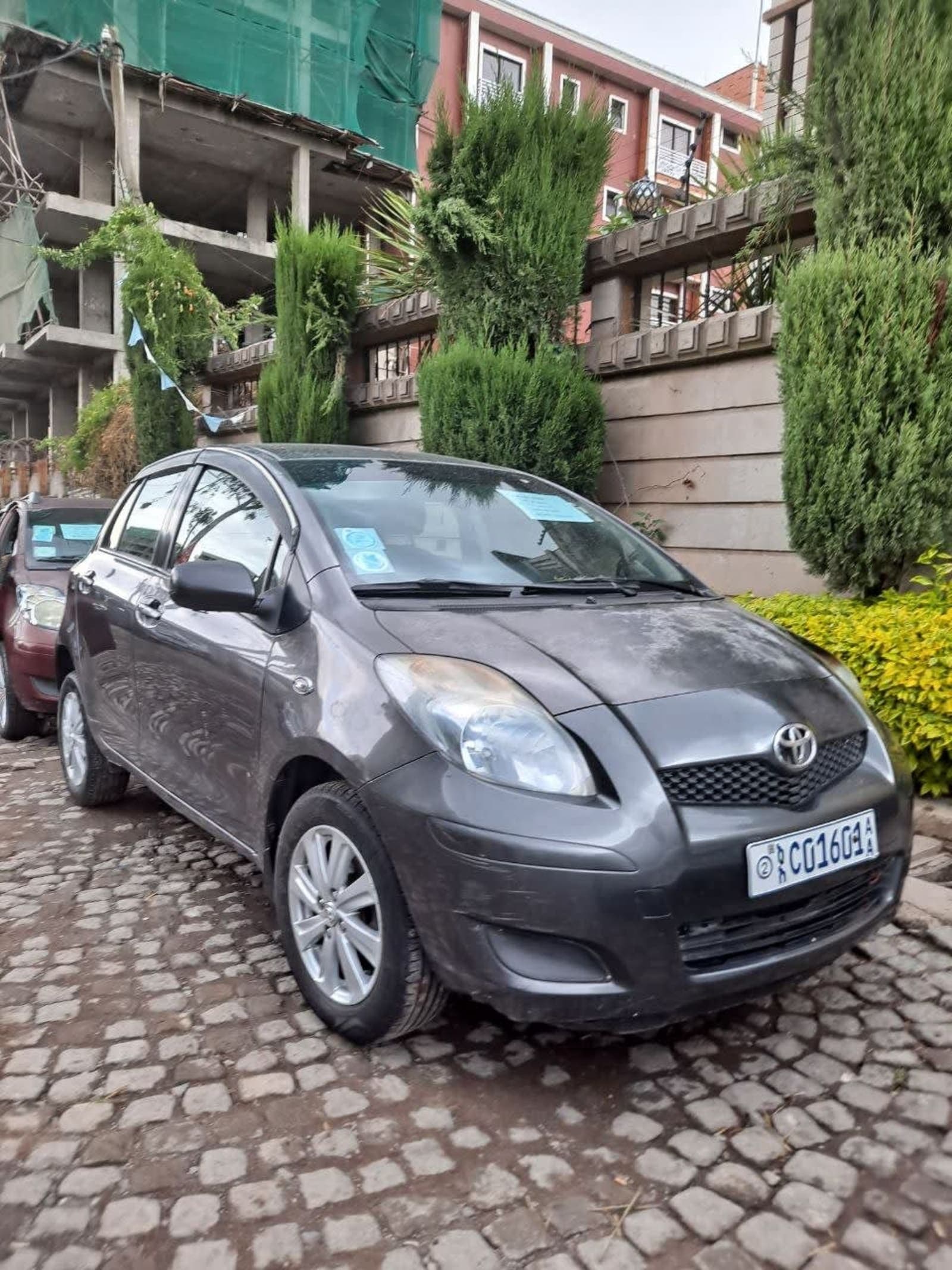 2009 Toyota Yaris Compact — photo 1
