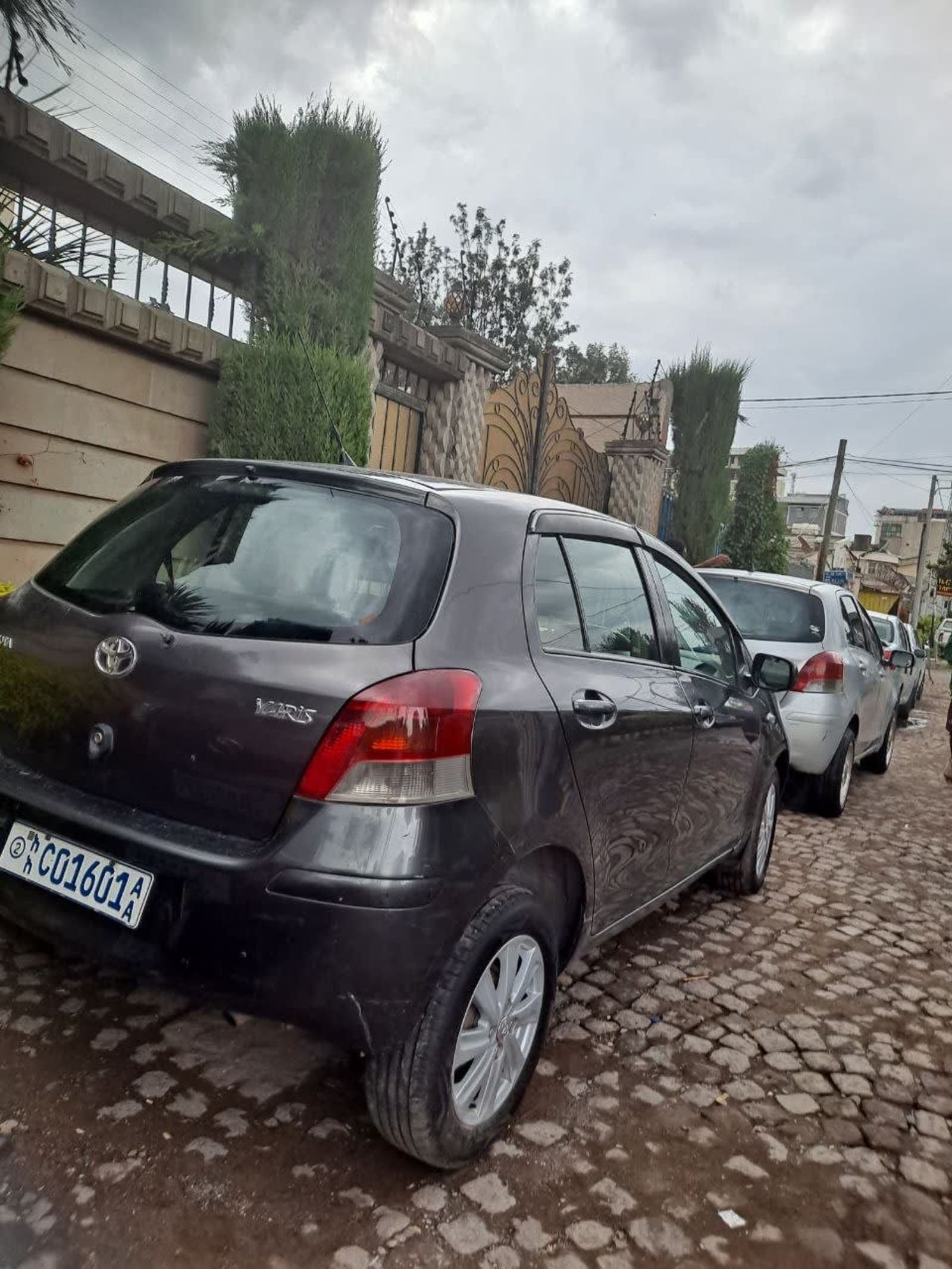 2009 Toyota Yaris Compact — photo 2