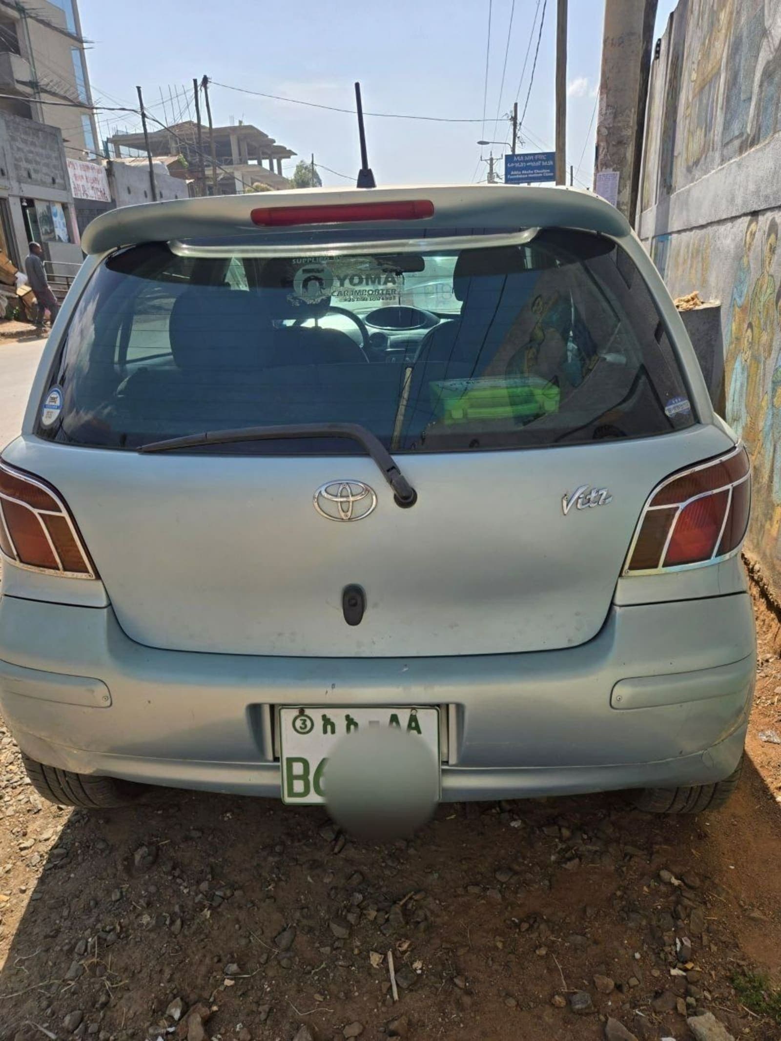 2004 Toyota Vitz — photo 2
