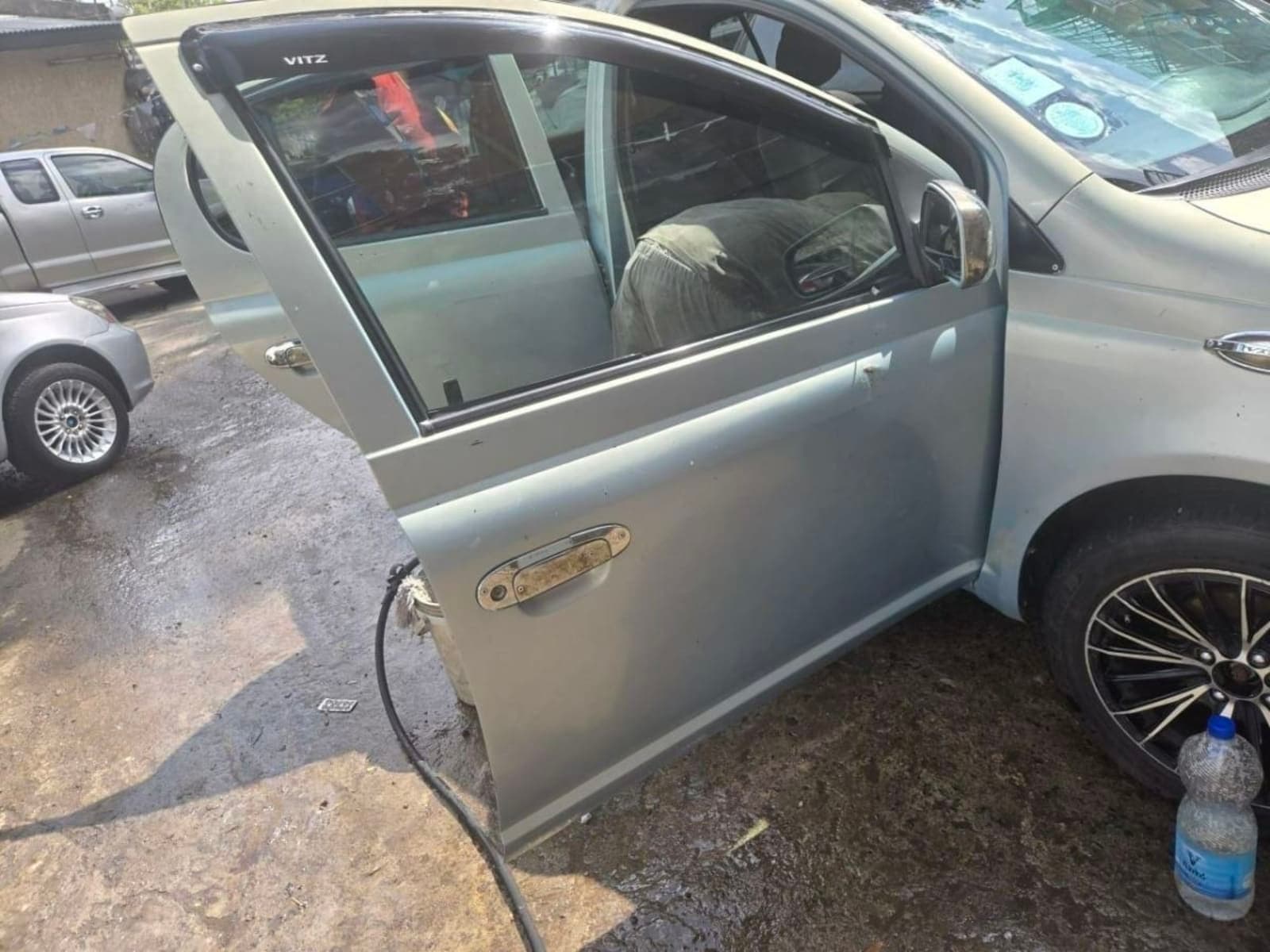 2004 Toyota Vitz — photo 6