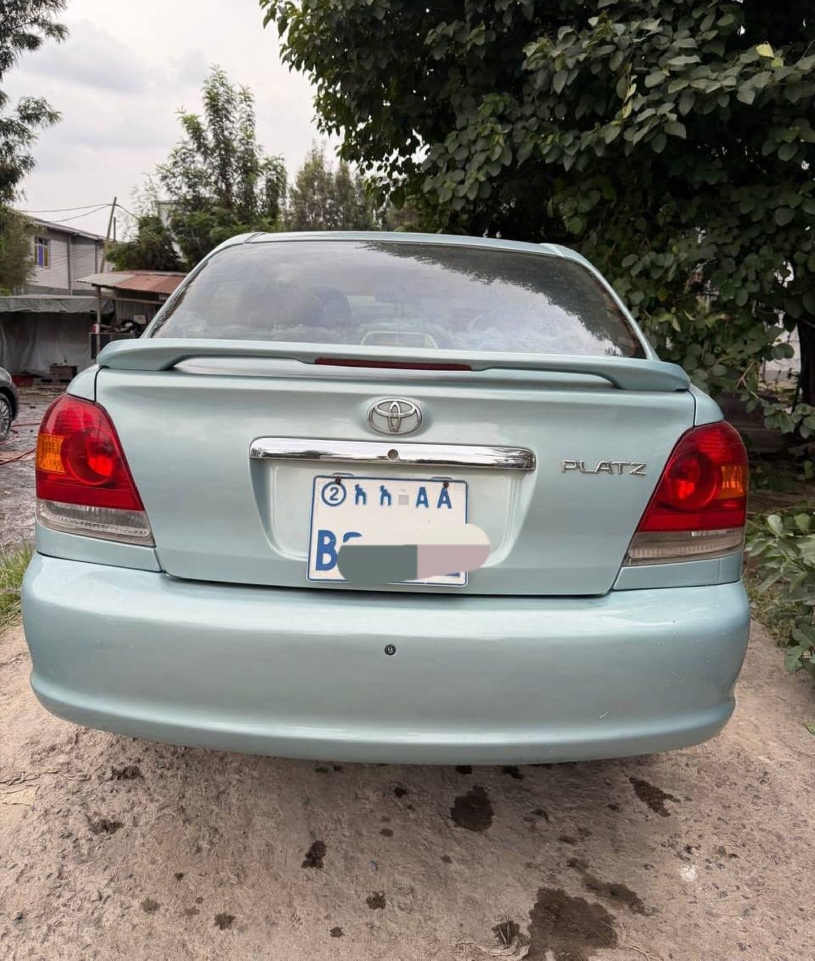 2005 Toyota Platz — photo 2