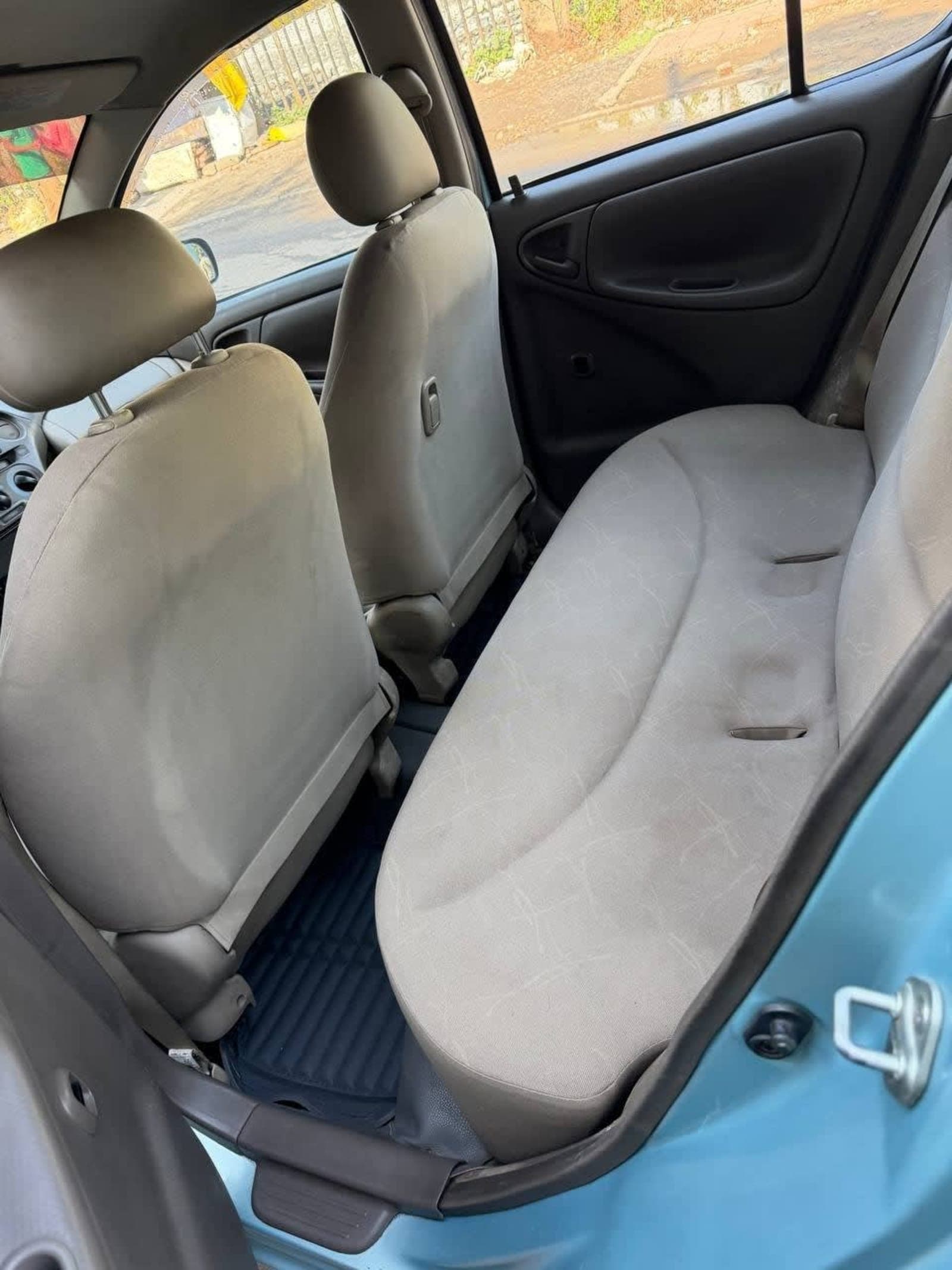 2005 Toyota Platz — photo 3