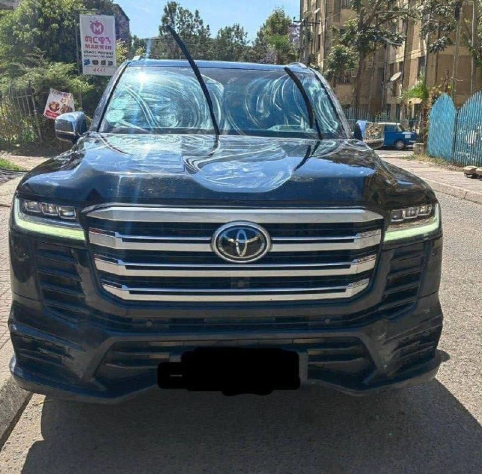 2023 Toyota Land Cruiser 300 VX.R — photo 3