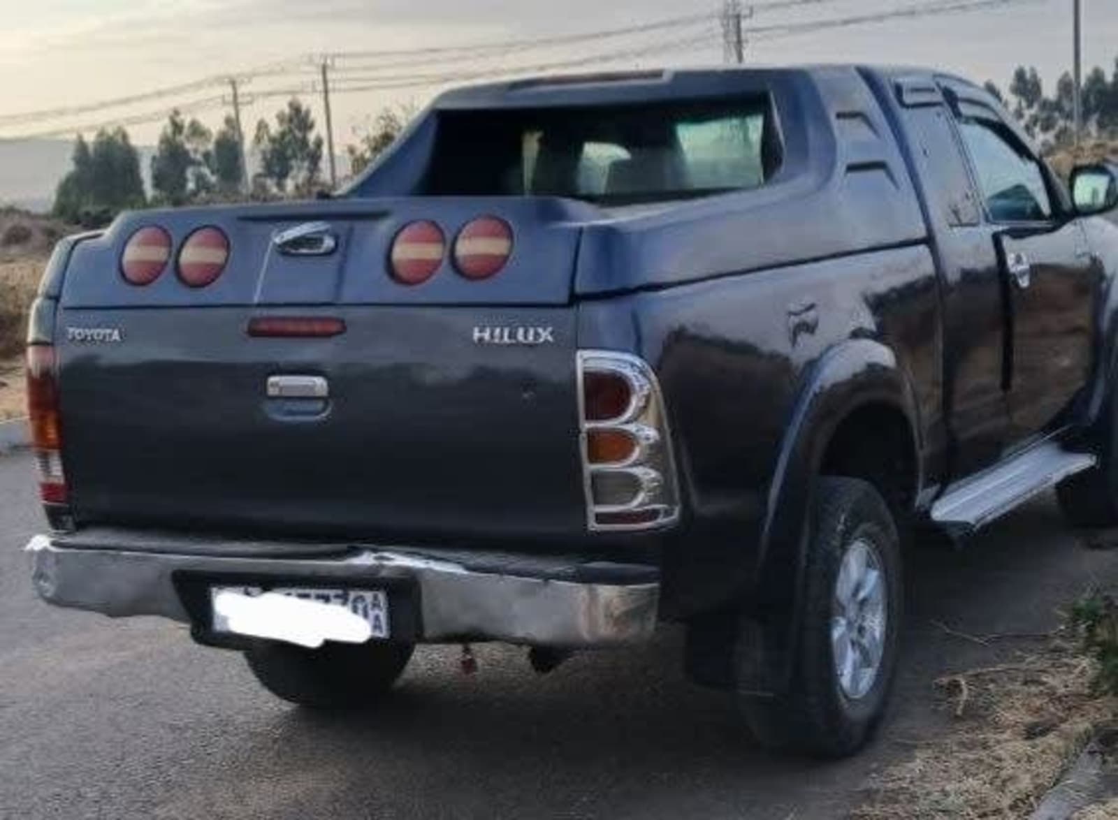 2009 TOYOTA HILUX king-cab — photo 3